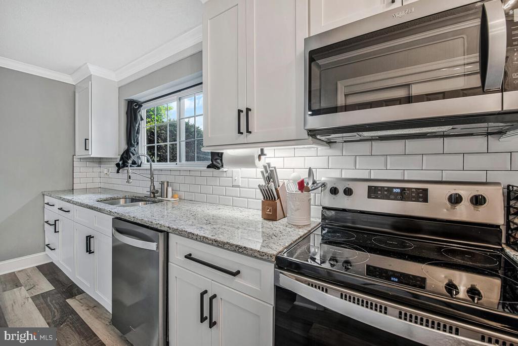 7642 N ARBORY WAY Unit: 136
