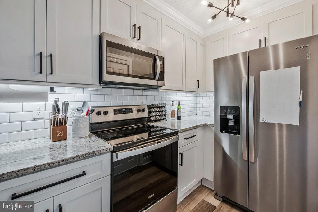 7642 N ARBORY WAY Unit: 136
