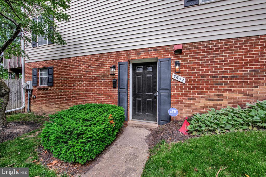 7642 N ARBORY WAY Unit: 136