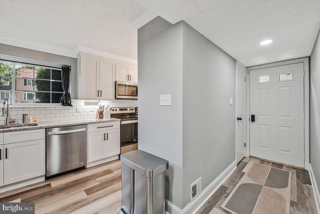 7642 N ARBORY WAY Unit: 136