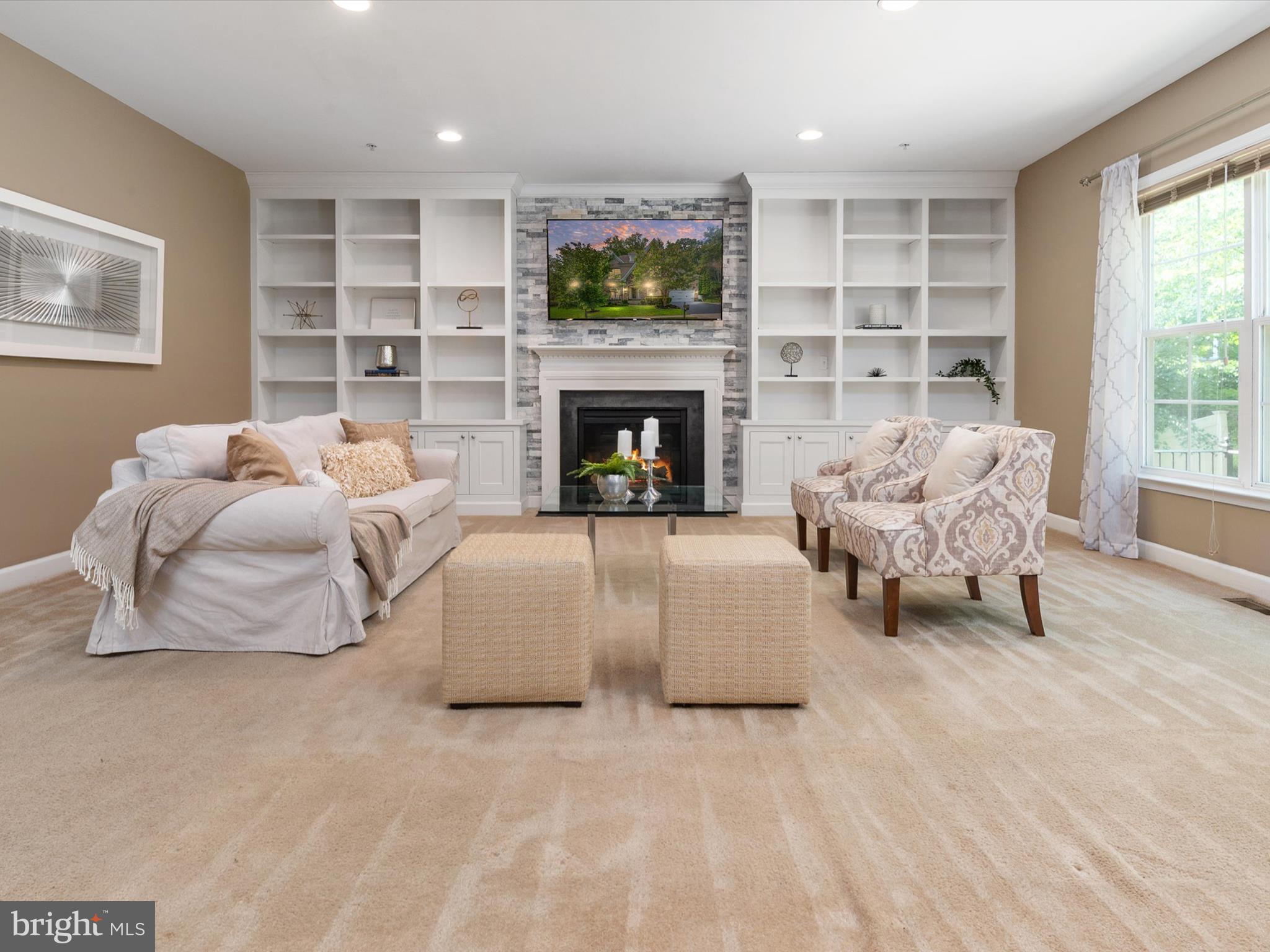 7245 WINDSOR LANE