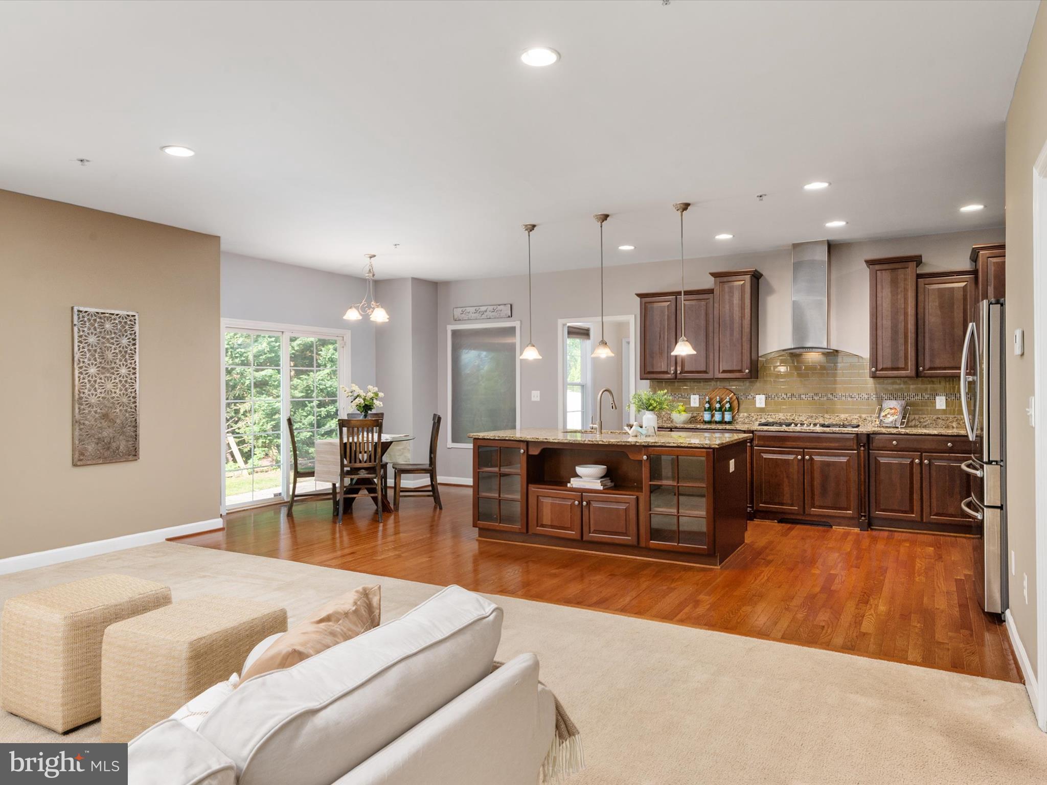 7245 WINDSOR LANE