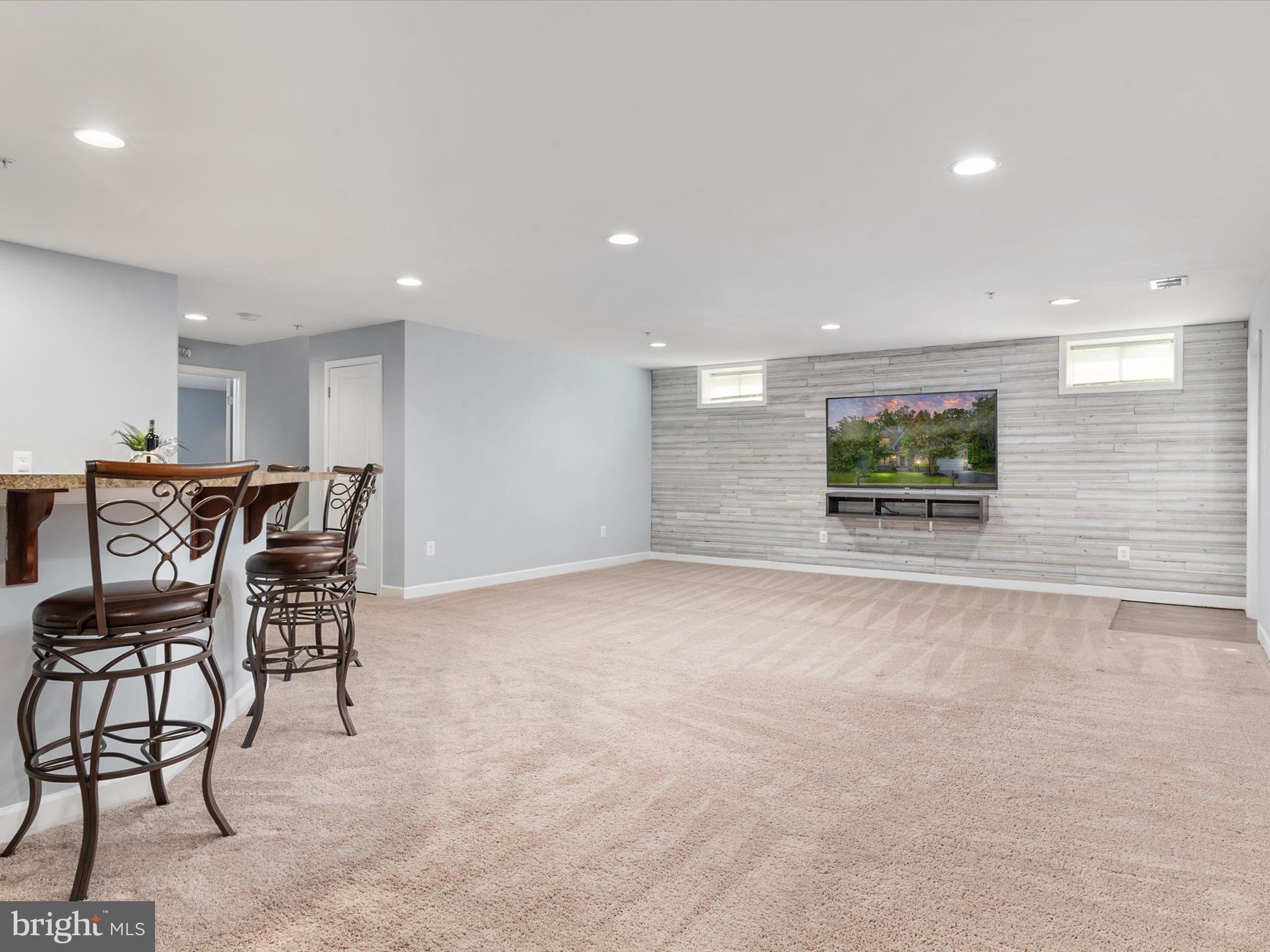 7245 WINDSOR LANE