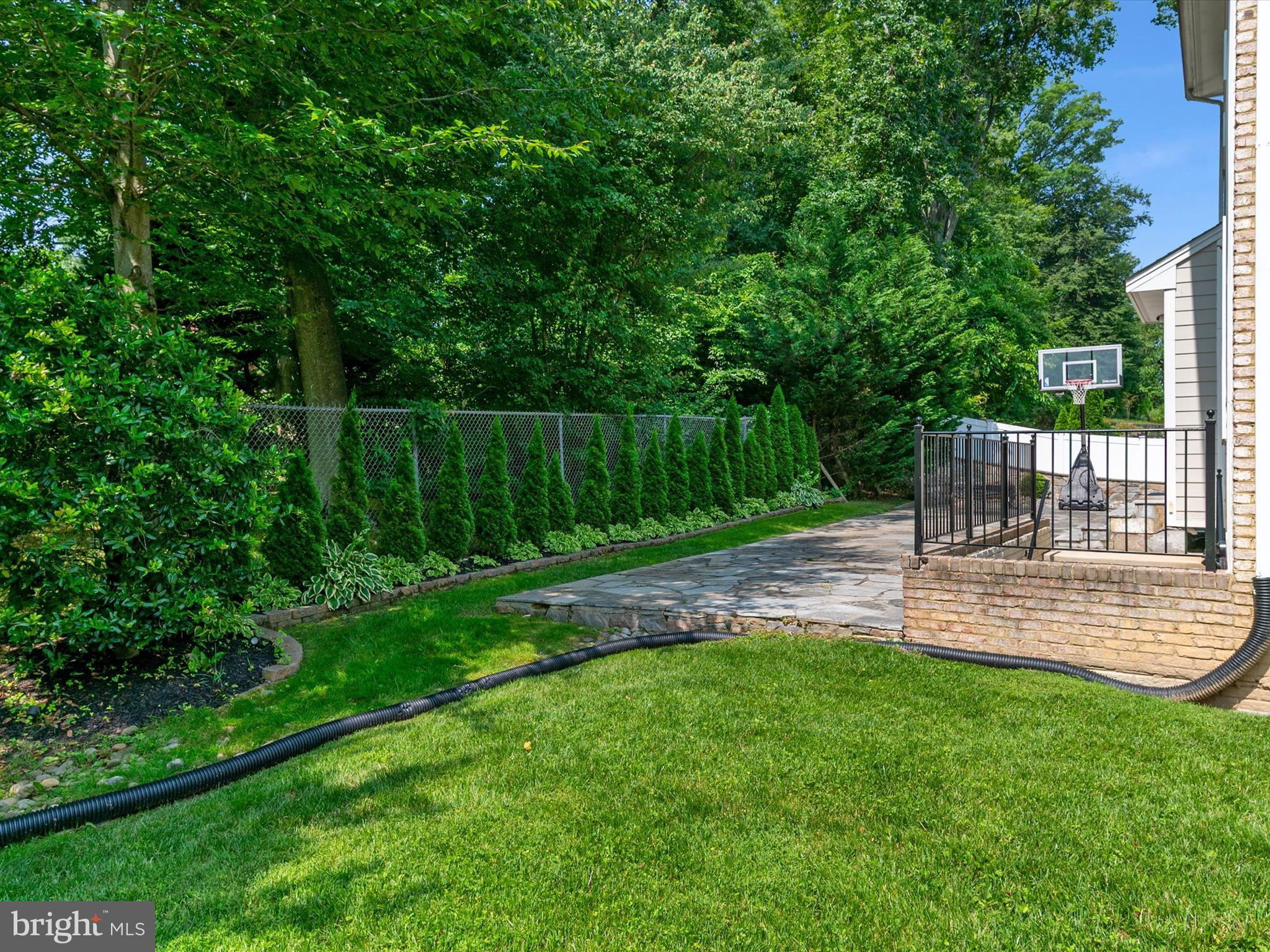 7245 WINDSOR LANE