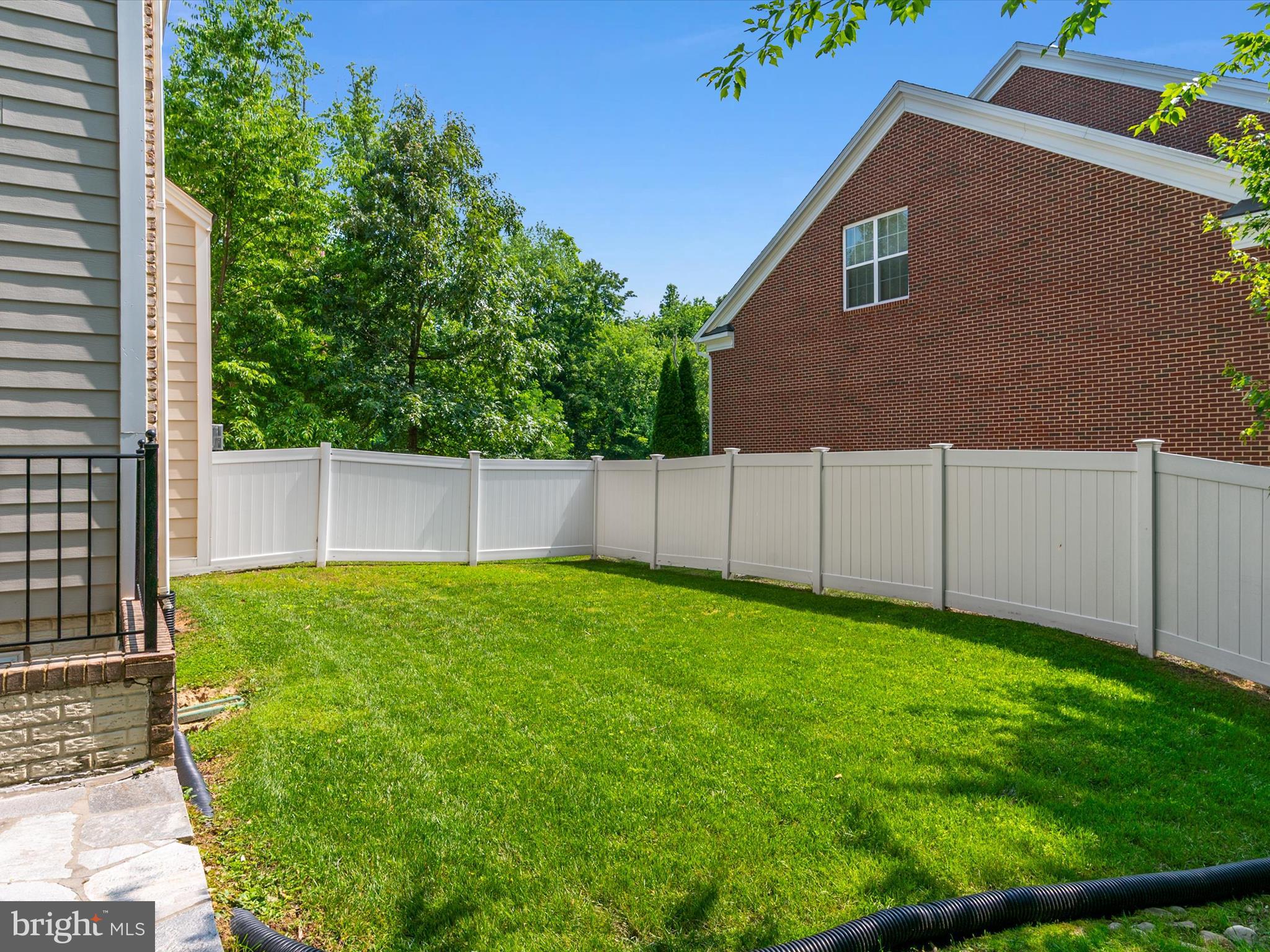 7245 WINDSOR LANE