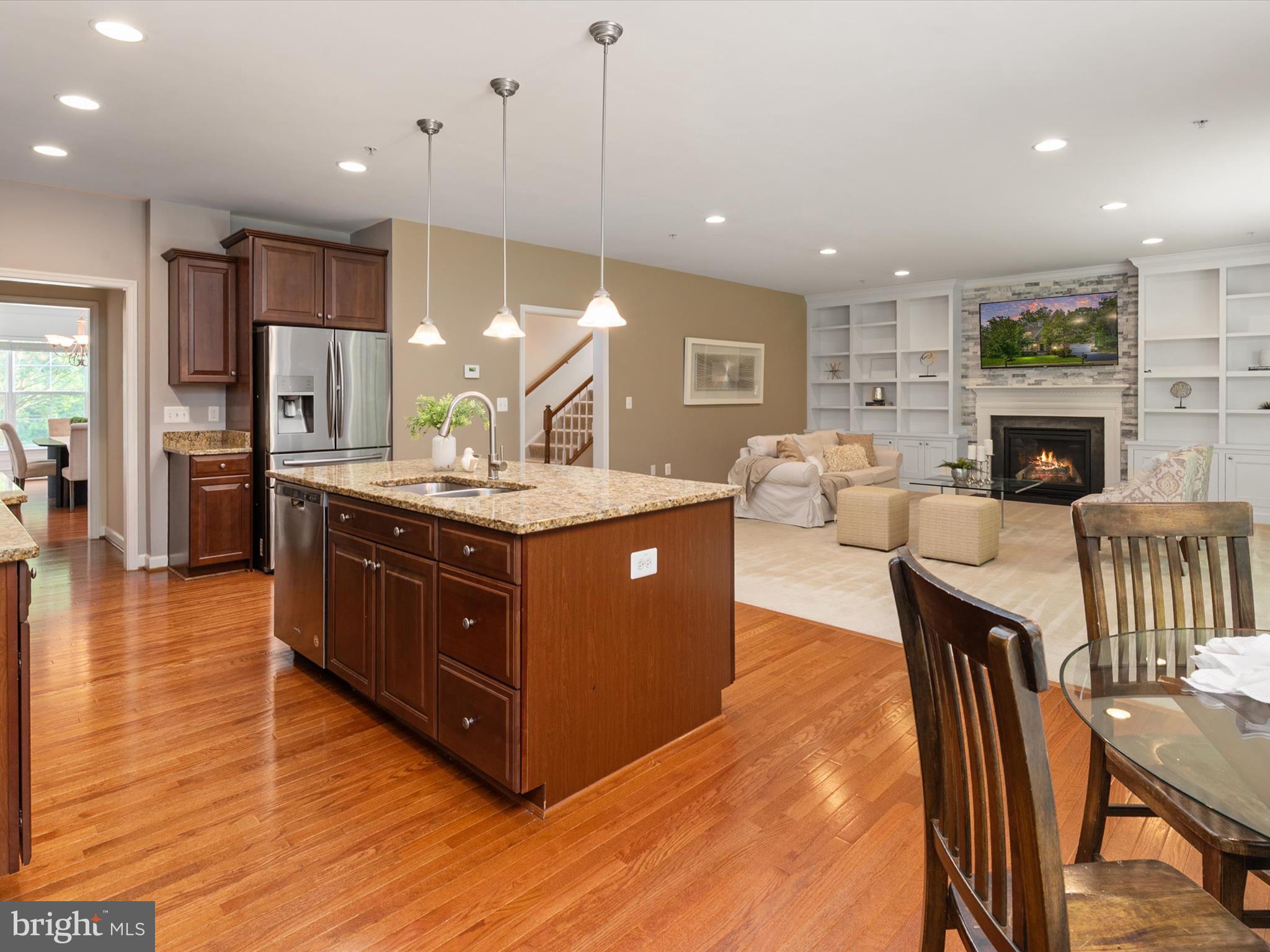 7245 WINDSOR LANE