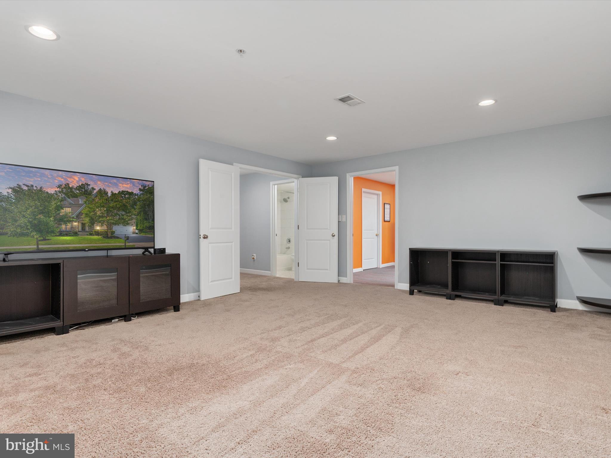 7245 WINDSOR LANE