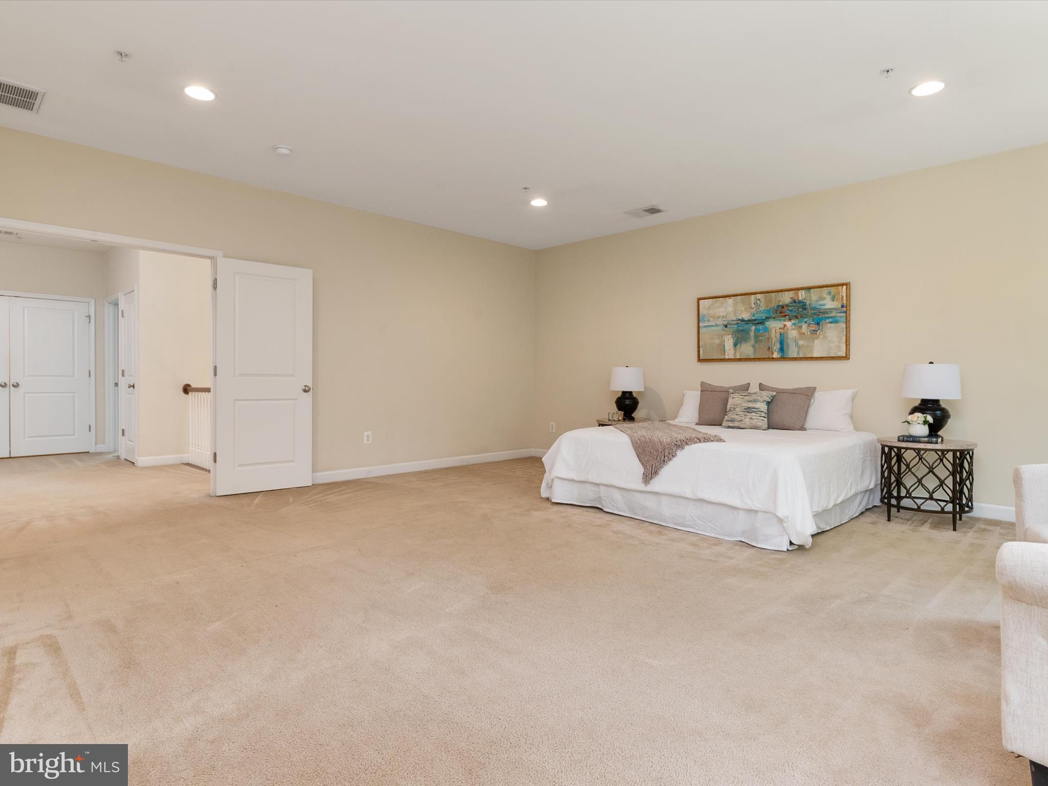 7245 WINDSOR LANE
