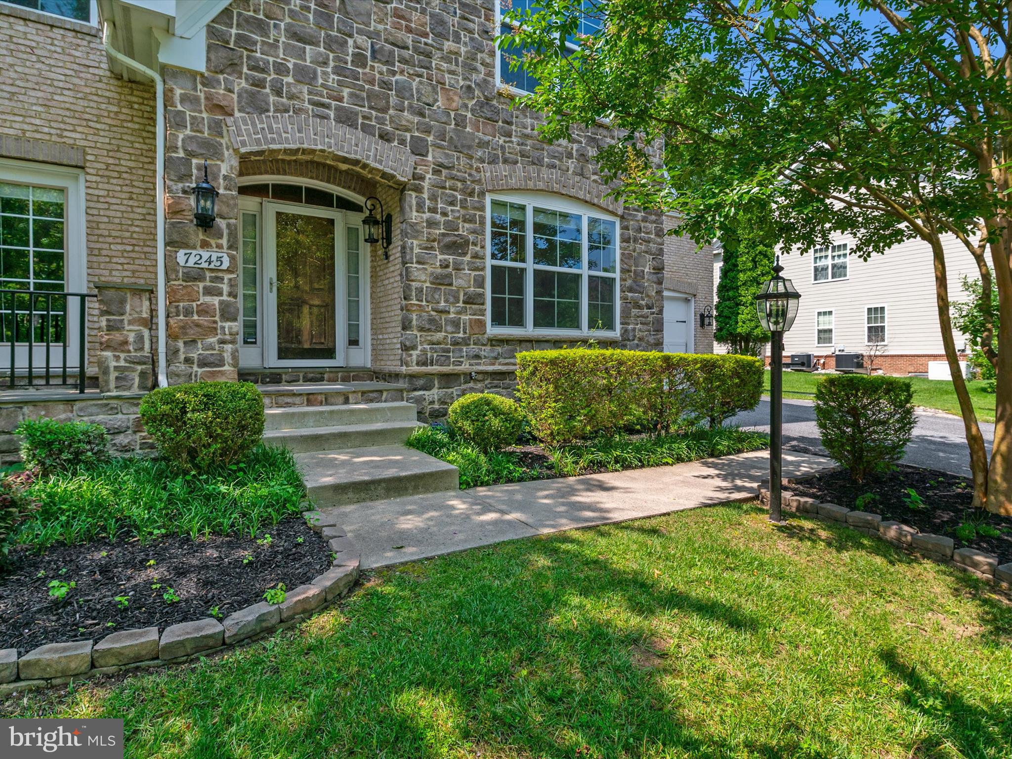 7245 WINDSOR LANE