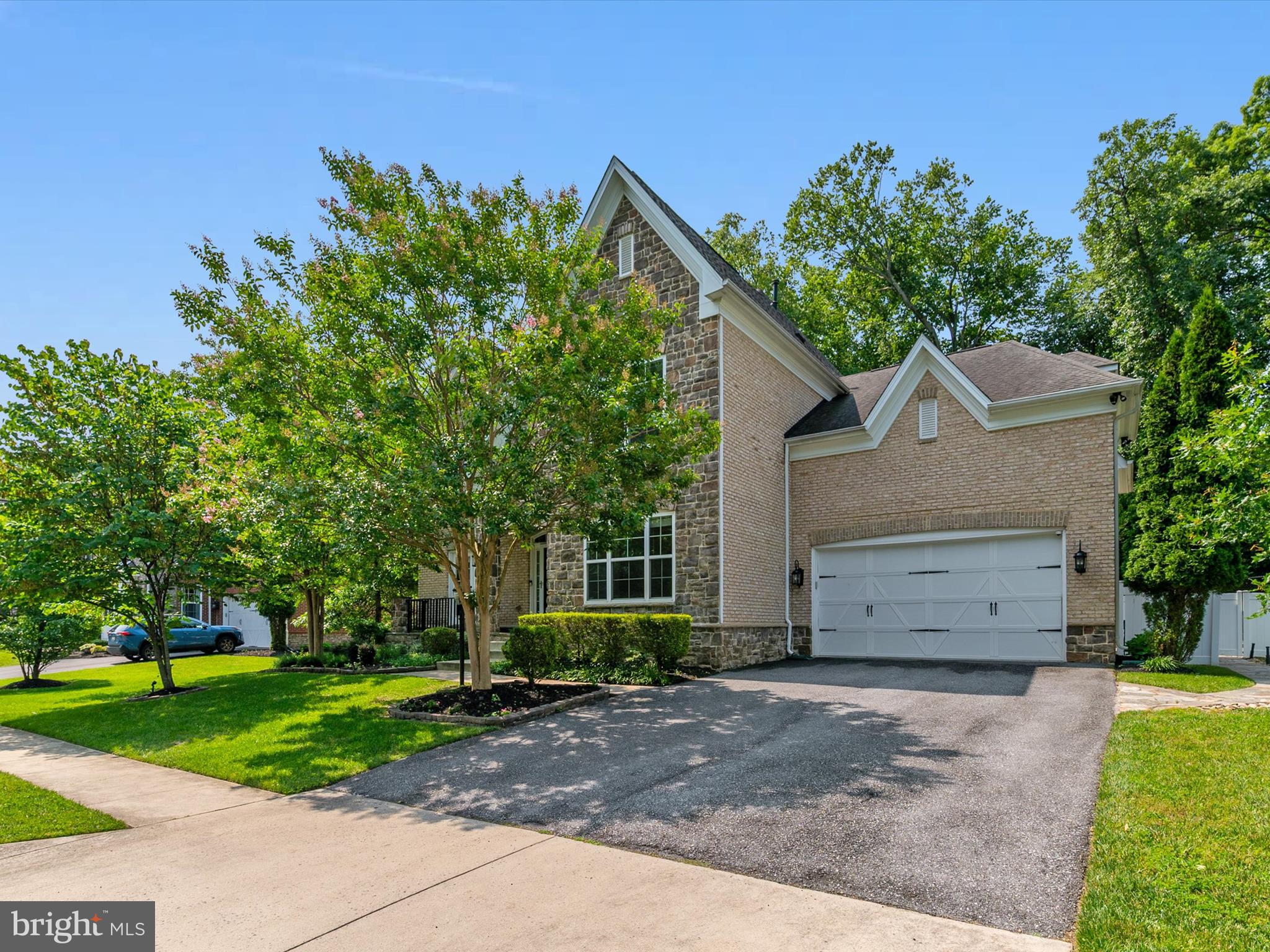 7245 WINDSOR LANE