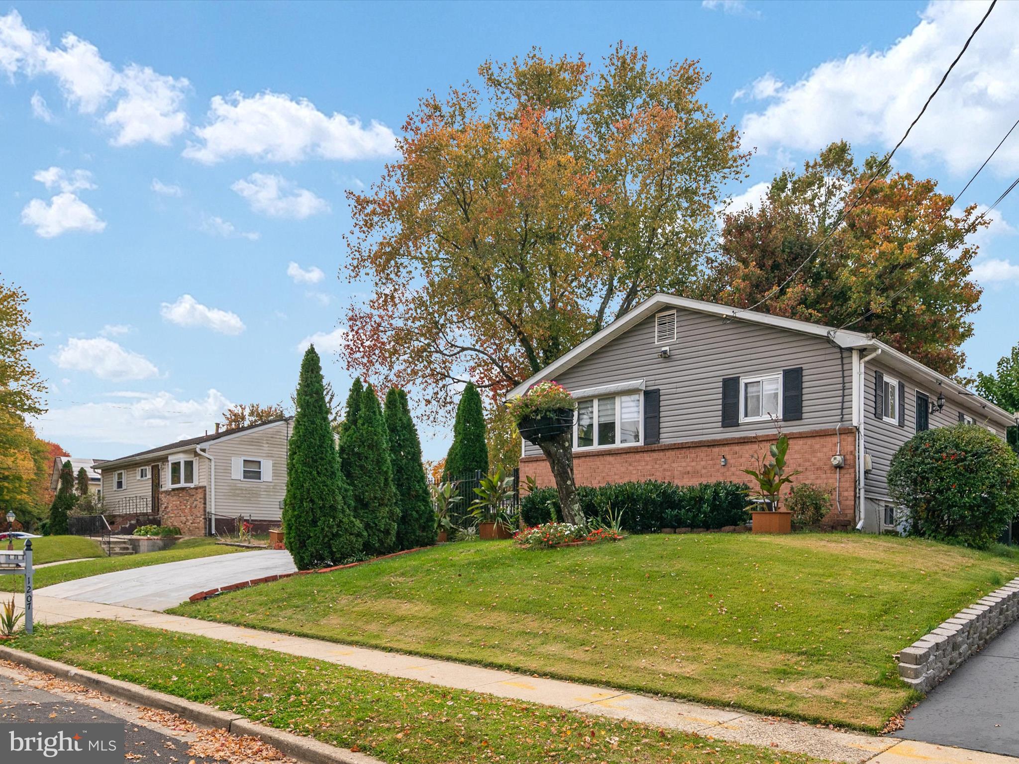 1207 WOODLARK DRIVE