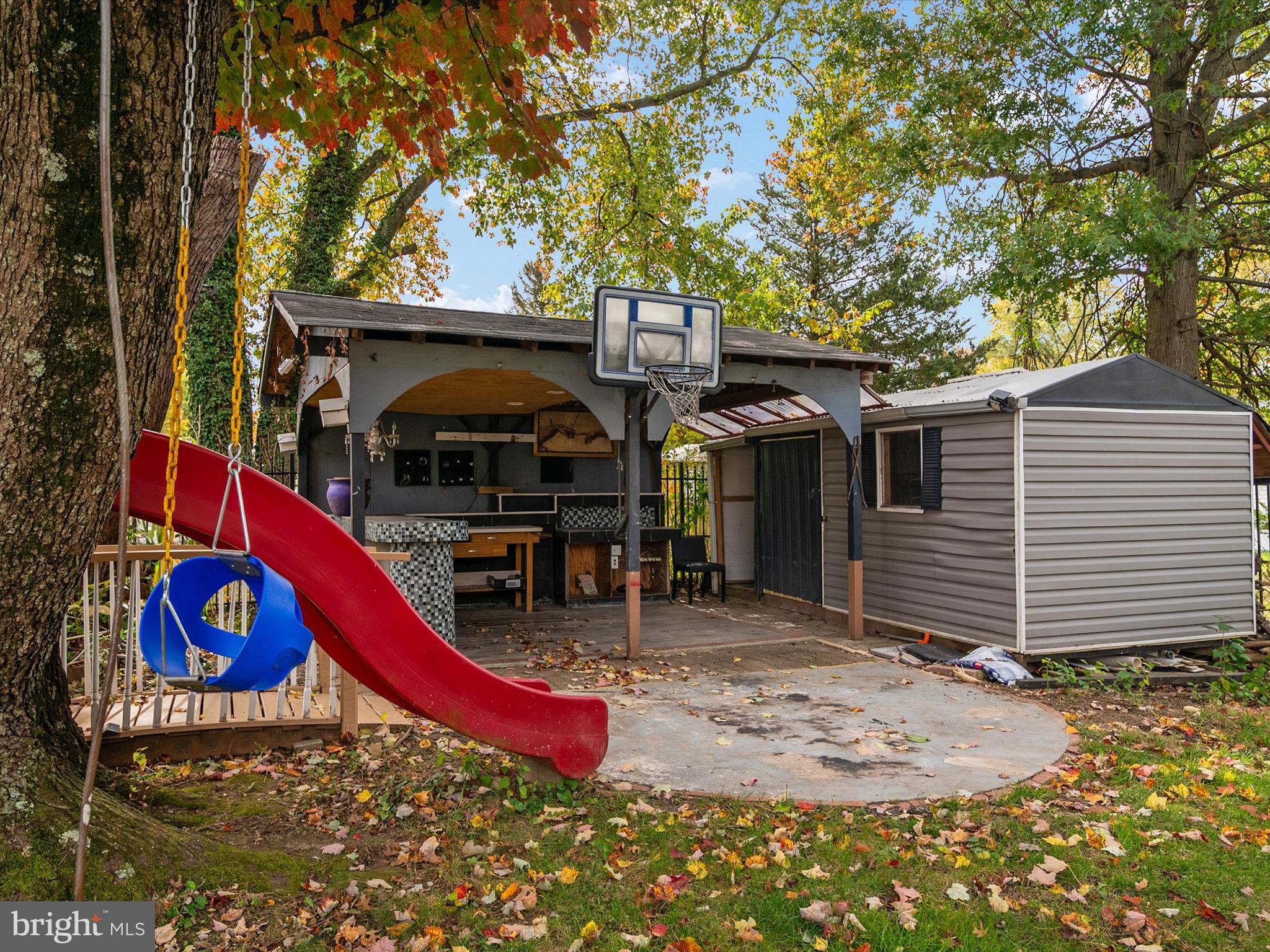 1207 WOODLARK DRIVE