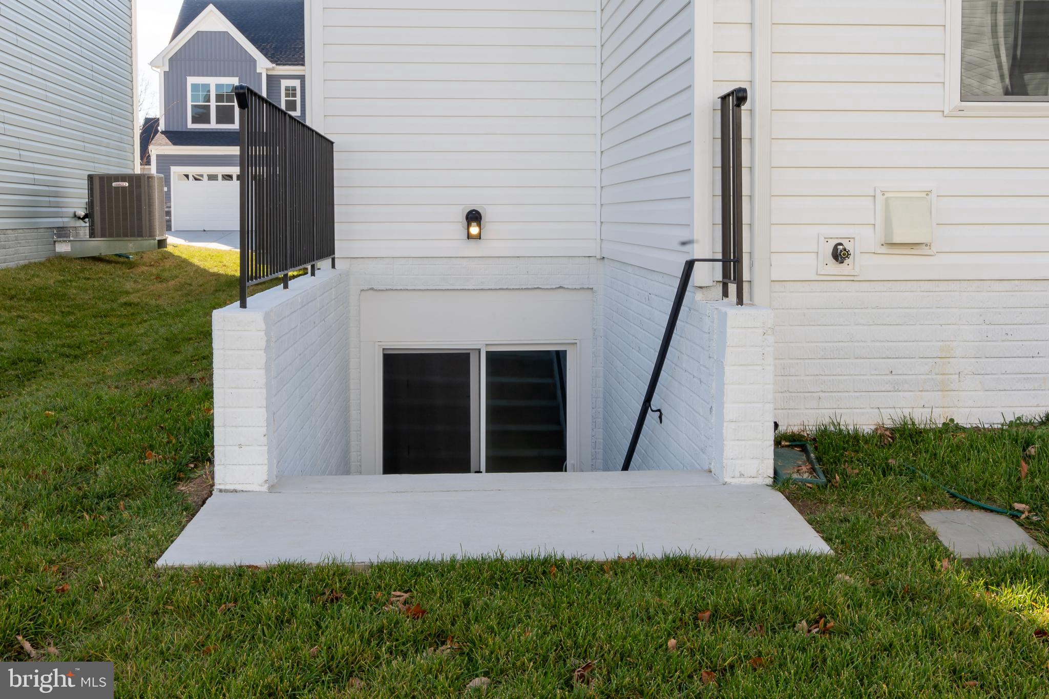 402 MEADOW CREEK DRIVE
