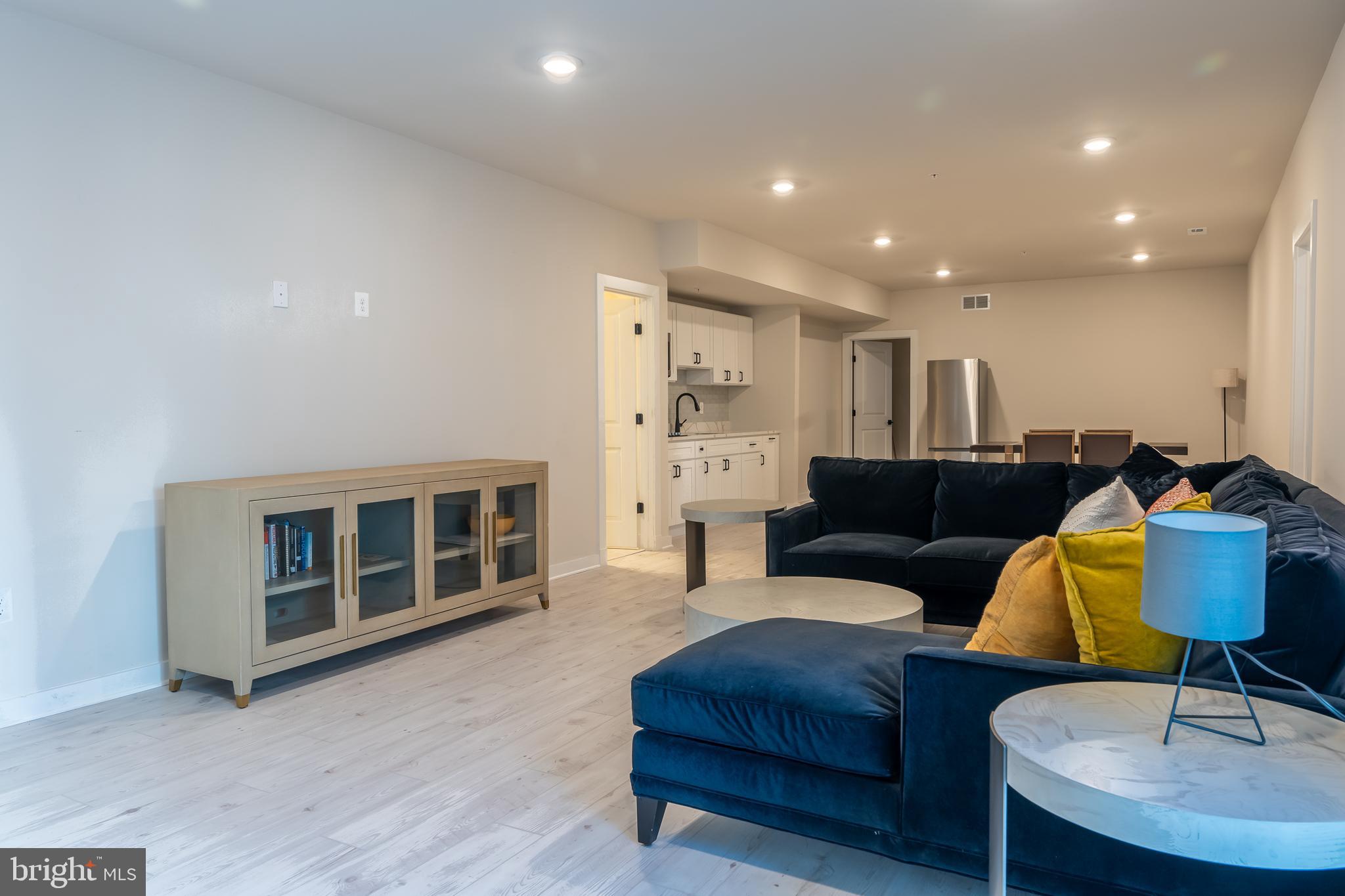 402 MEADOW CREEK DRIVE
