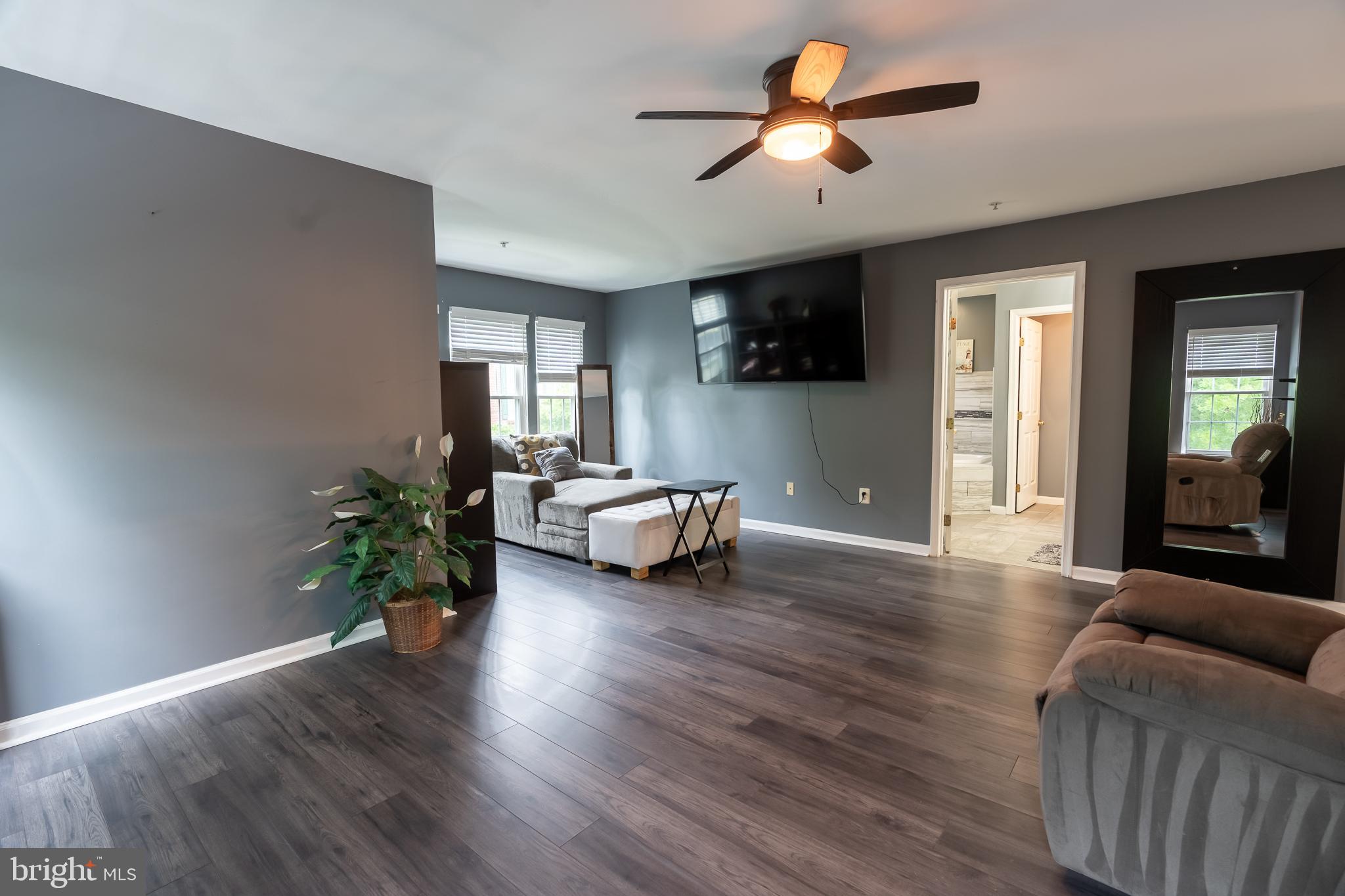6004 GLENN STATION COURT