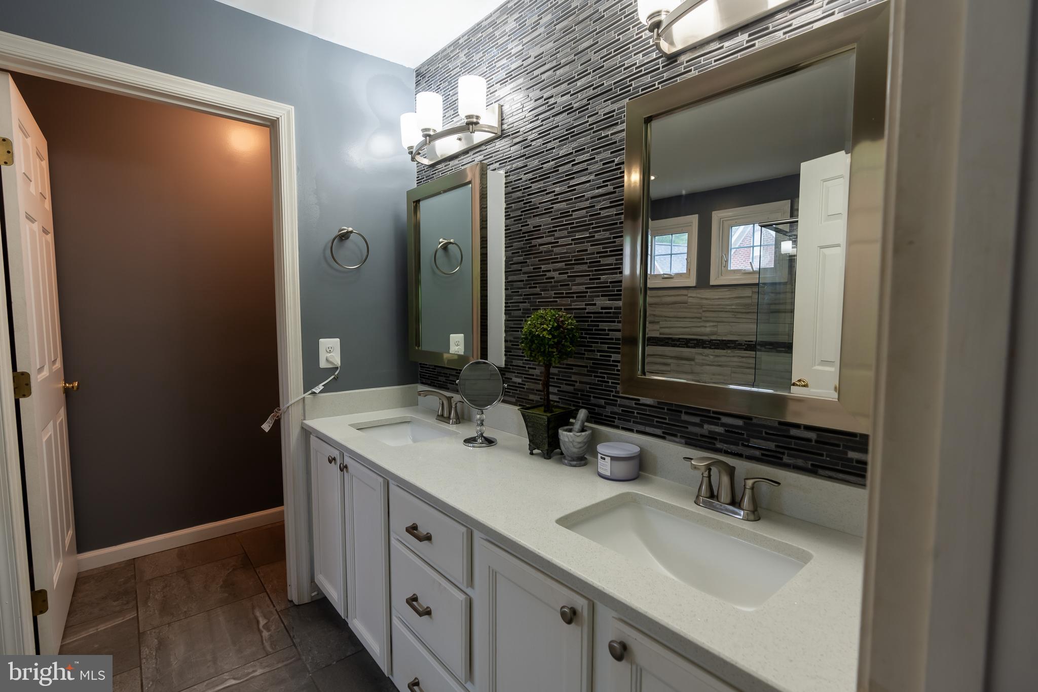 6004 GLENN STATION COURT