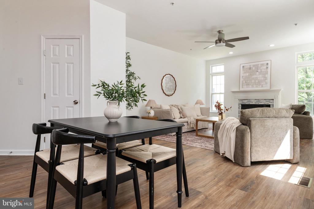 10601 WOOD POINTE TERRACE