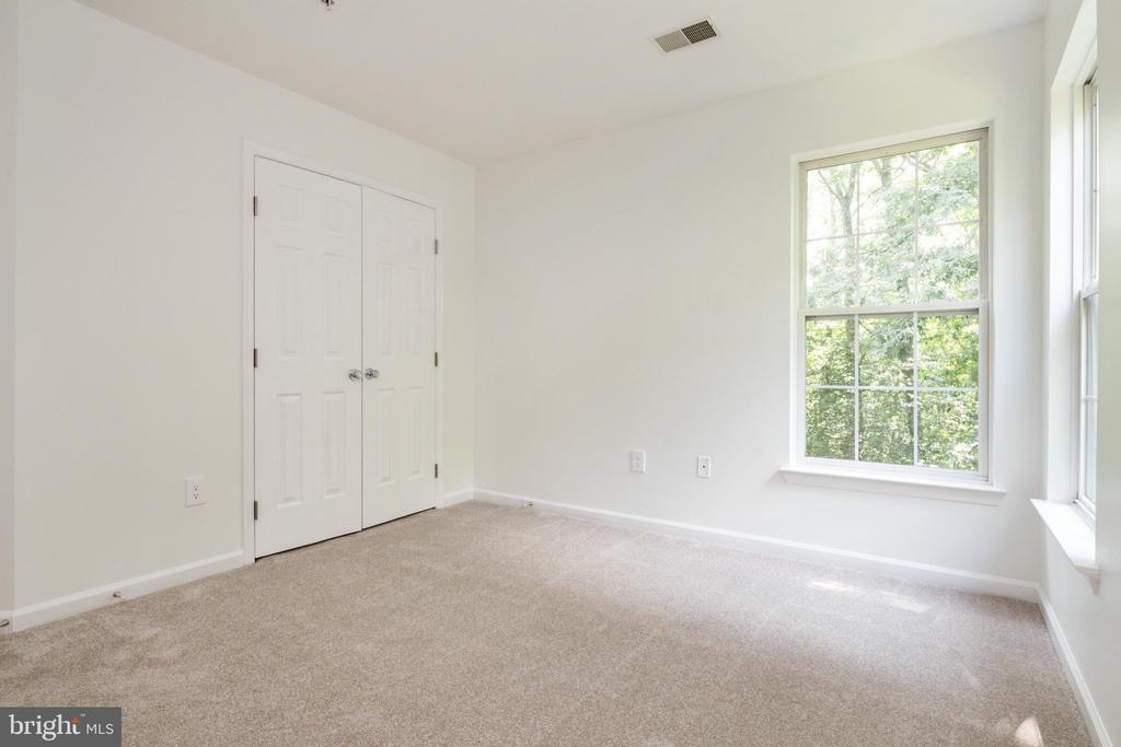10601 WOOD POINTE TERRACE