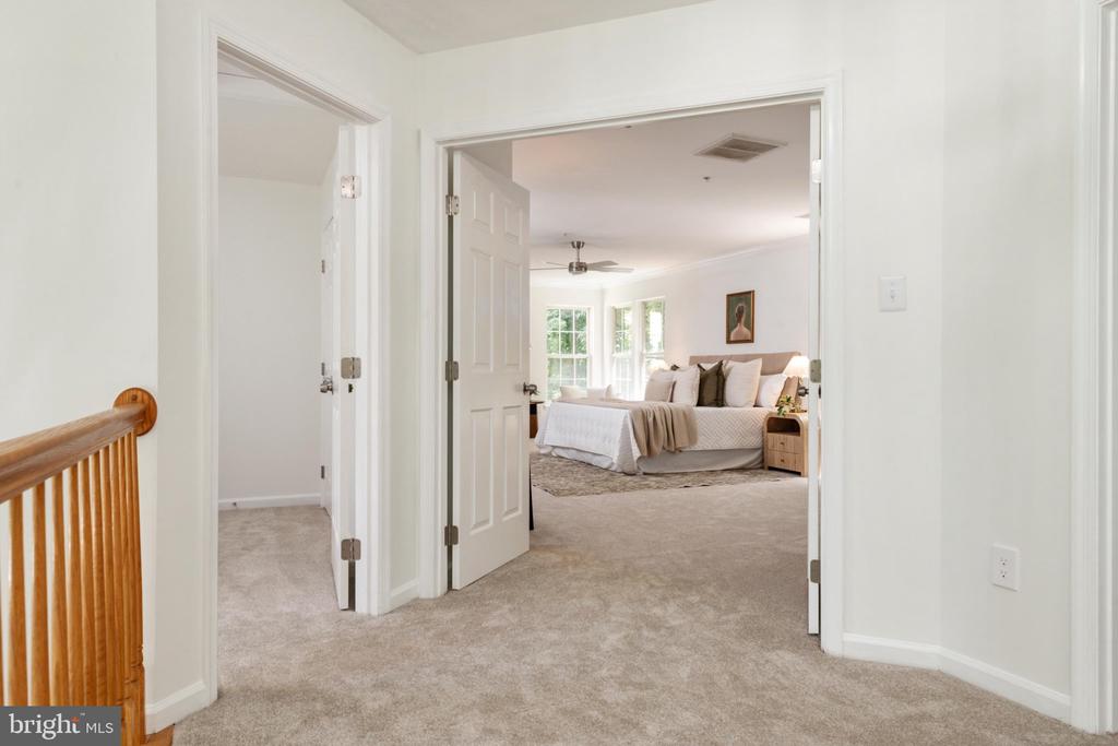 10601 WOOD POINTE TERRACE