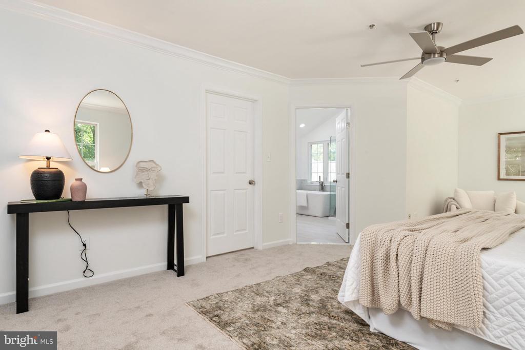 10601 WOOD POINTE TERRACE