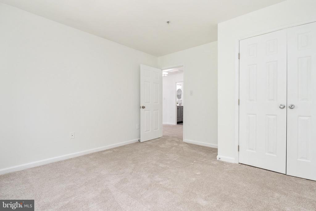 10601 WOOD POINTE TERRACE