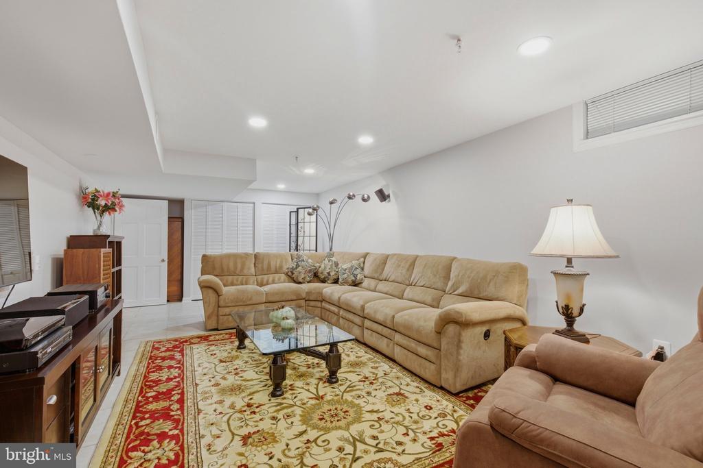 14407 SECRETARIAT DRIVE