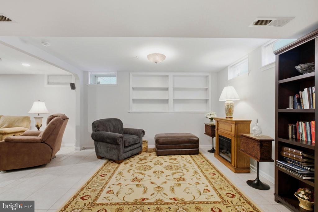14407 SECRETARIAT DRIVE