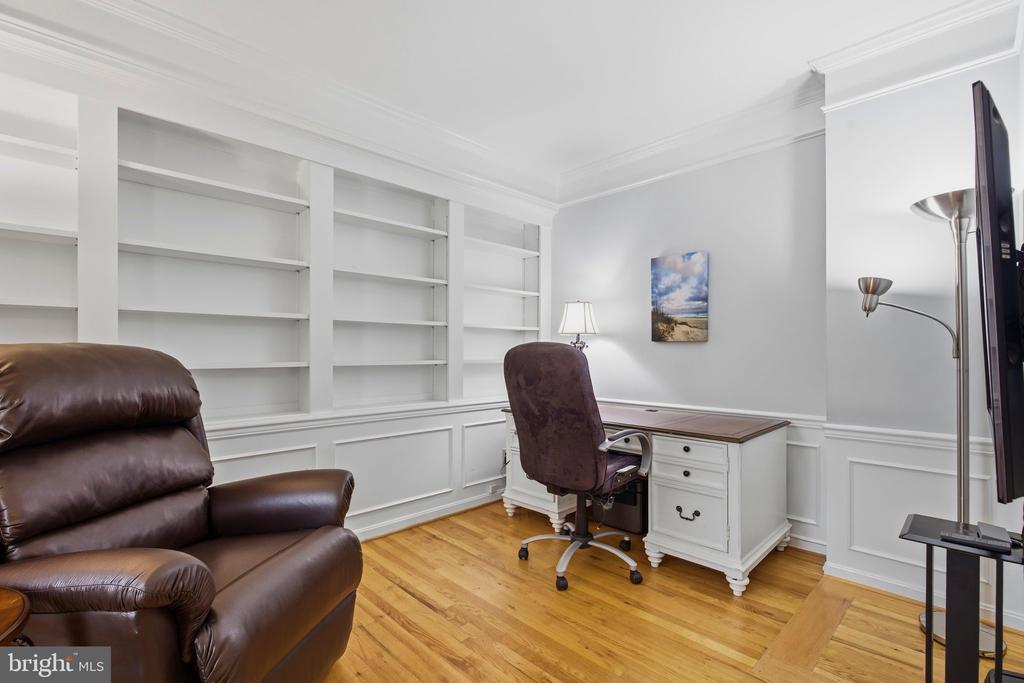 14407 SECRETARIAT DRIVE