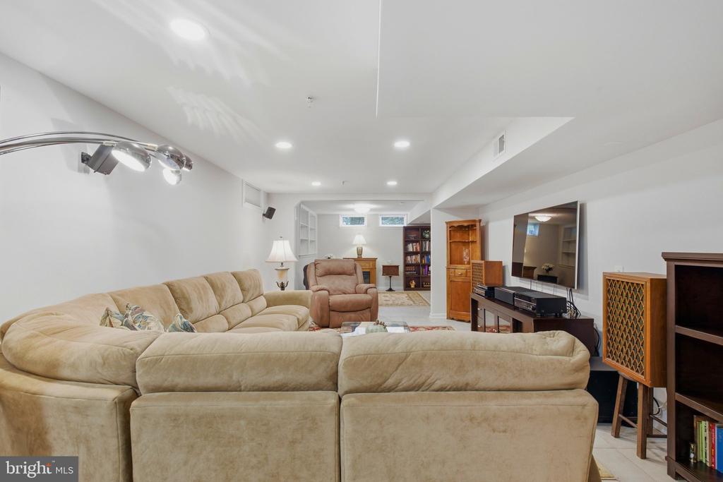 14407 SECRETARIAT DRIVE