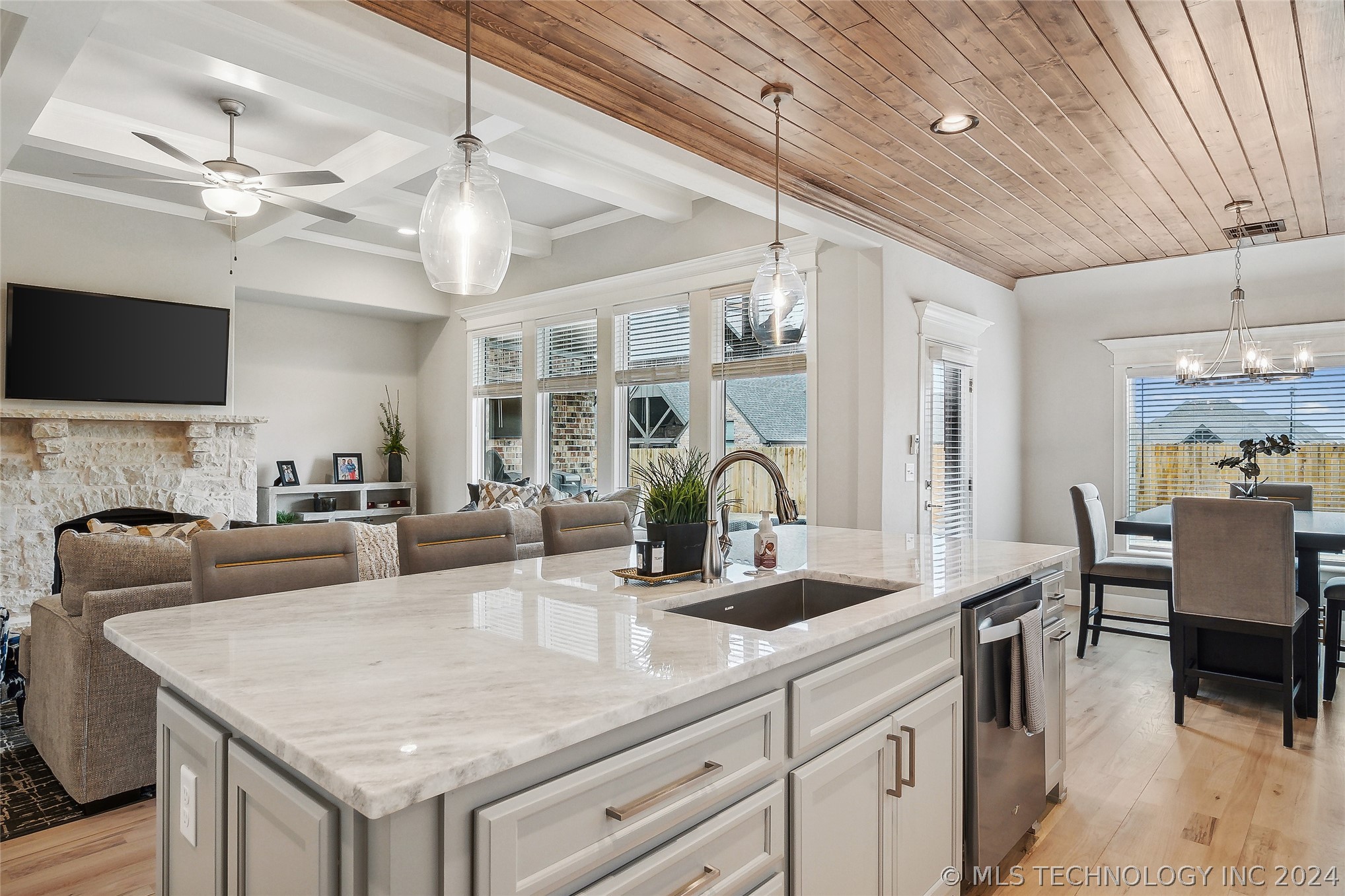 2924 S Olympia Street