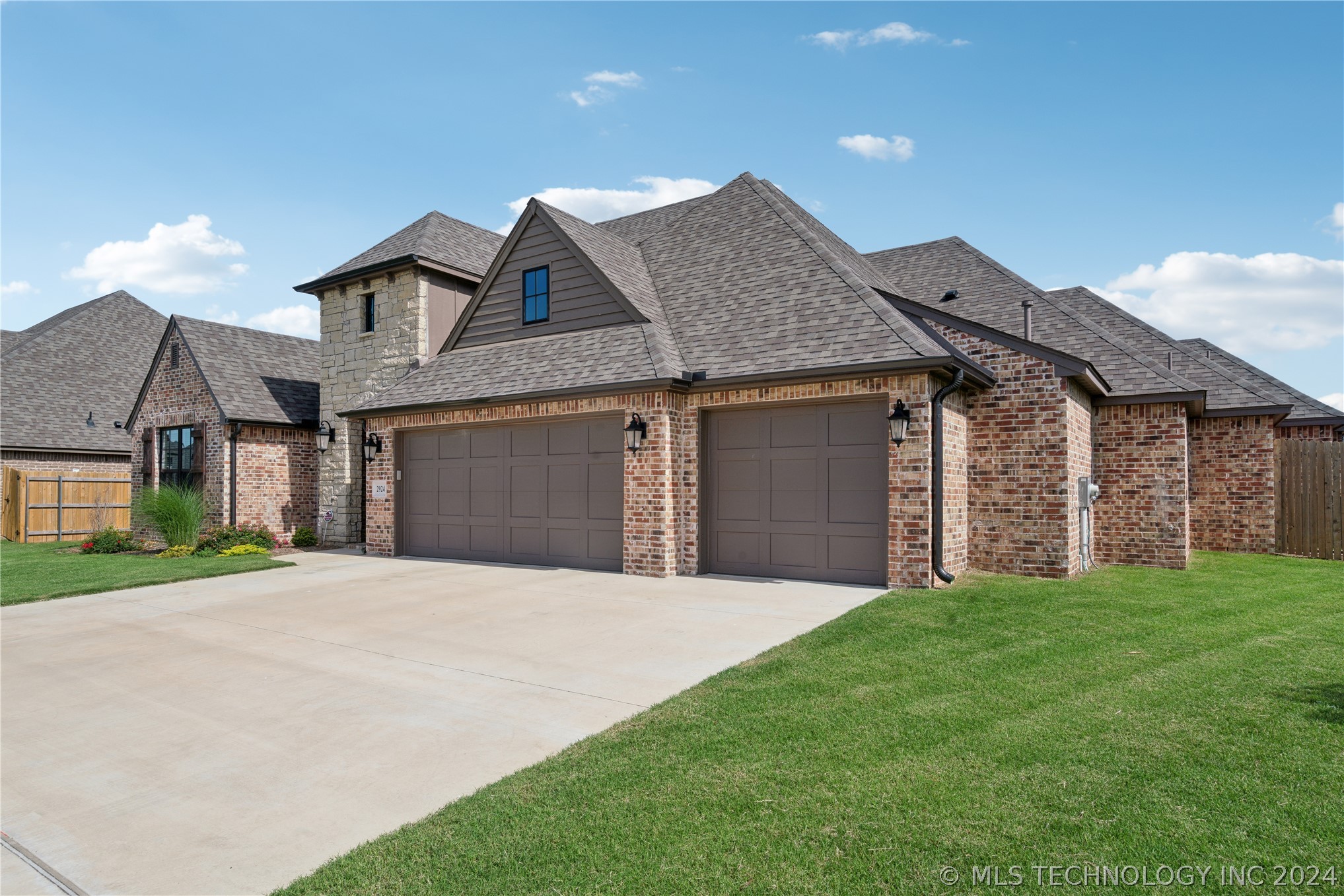 2924 S Olympia Street