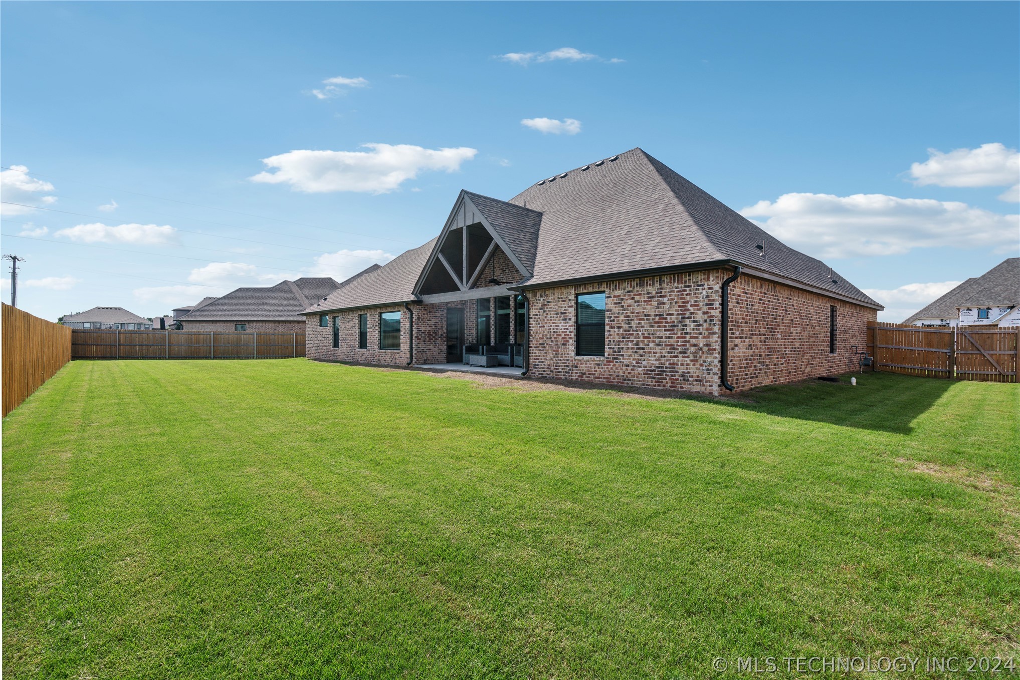 2924 S Olympia Street