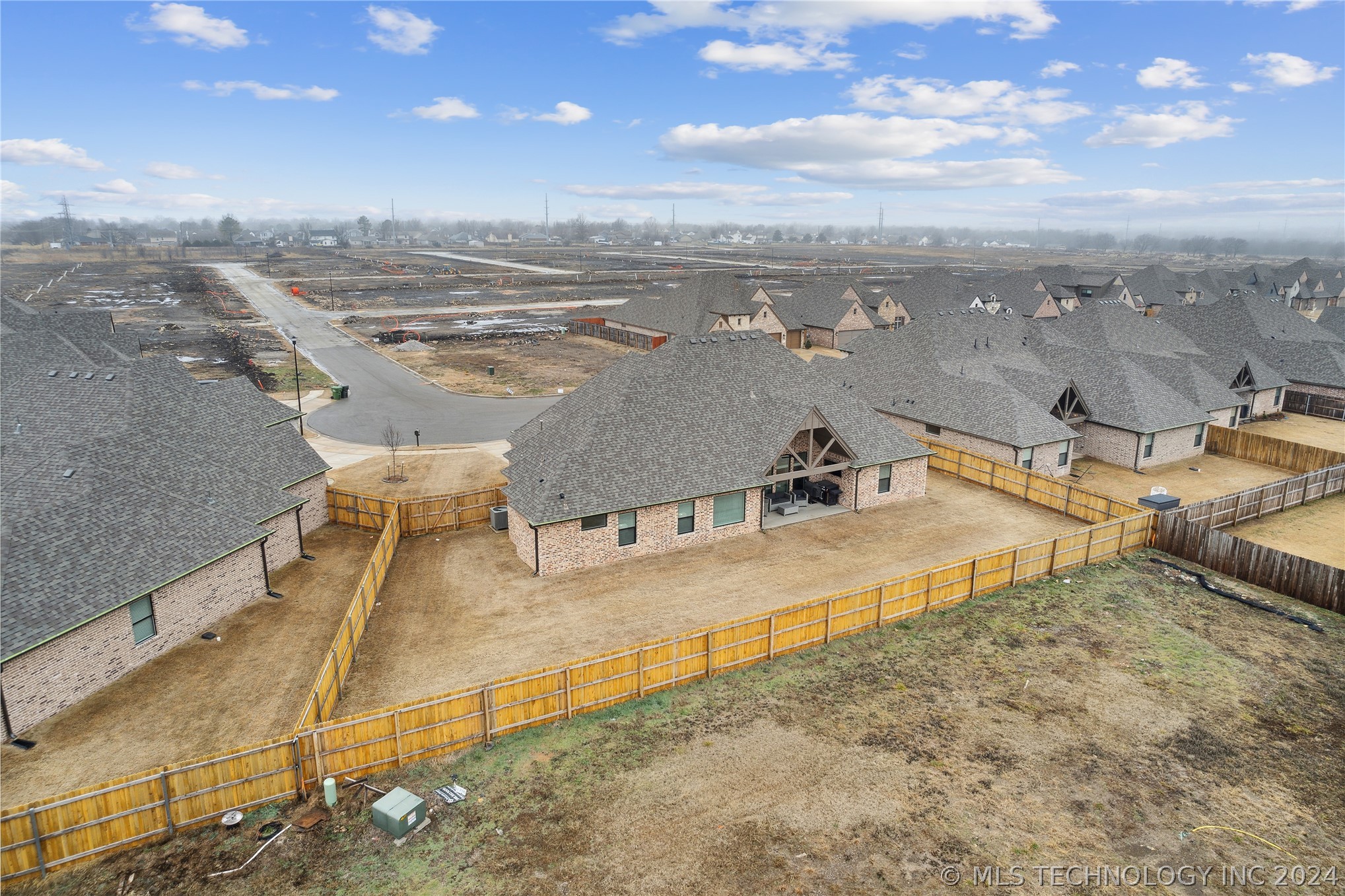 2924 S Olympia Street