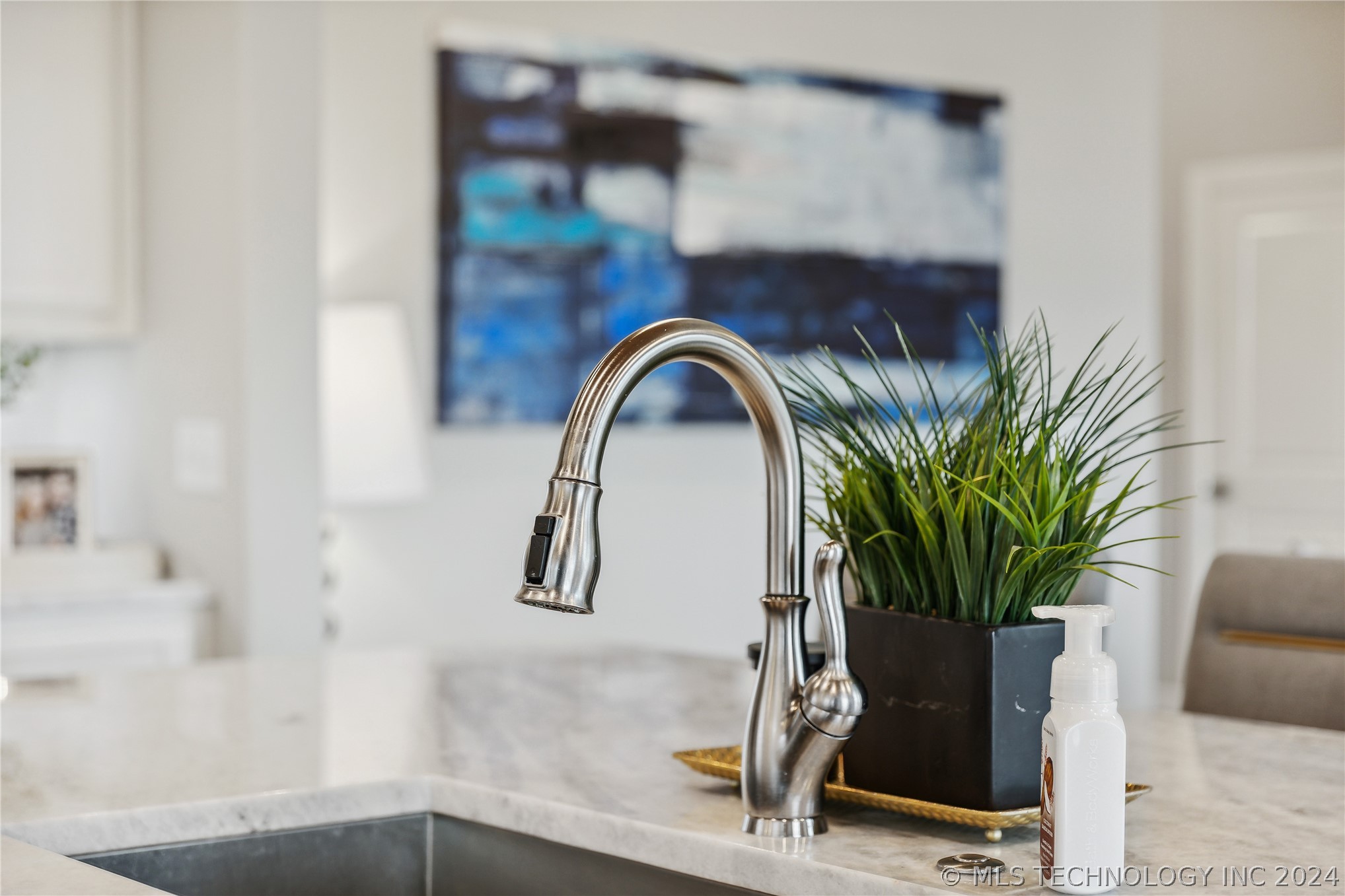 2924 S Olympia Street