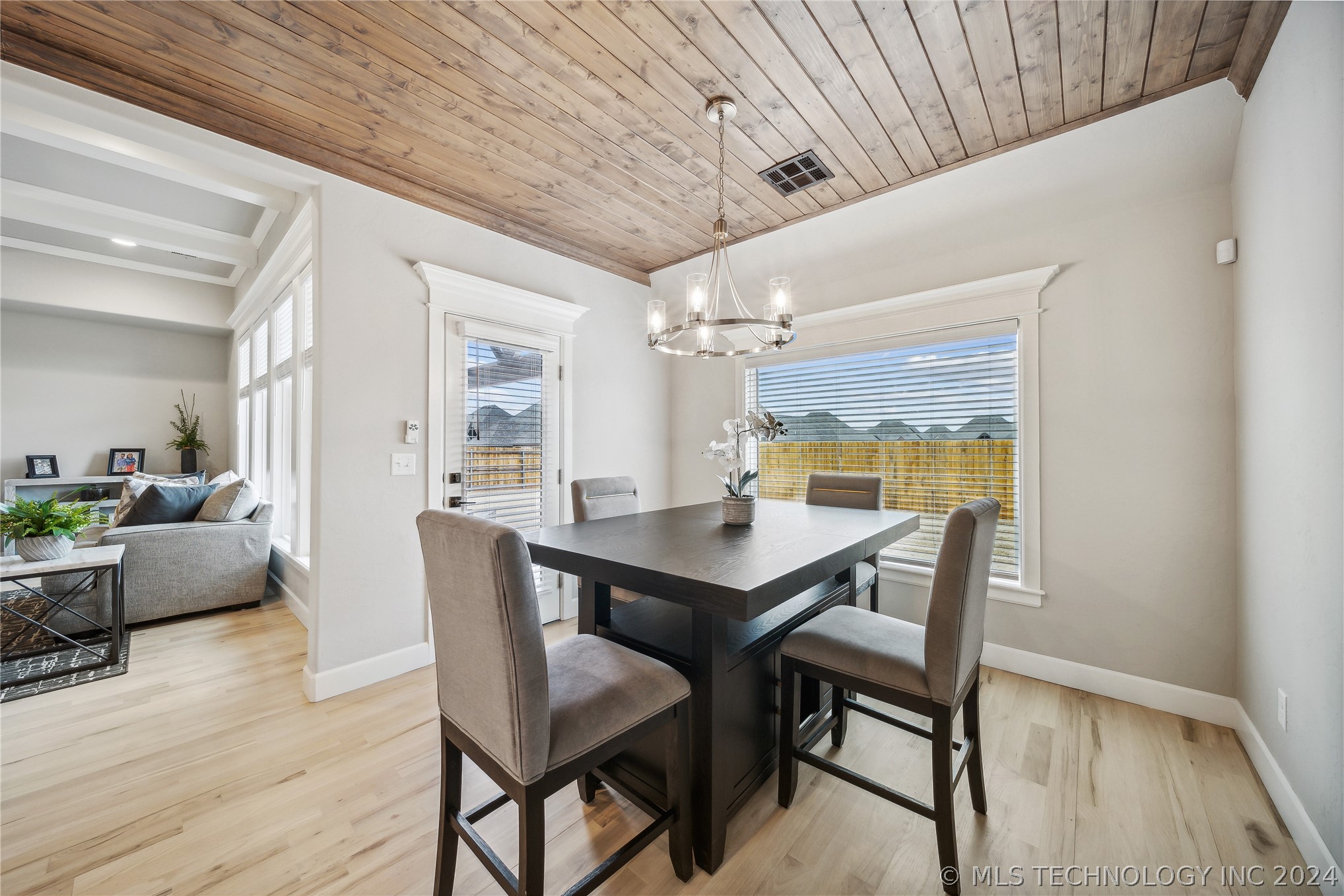 2924 S Olympia Street