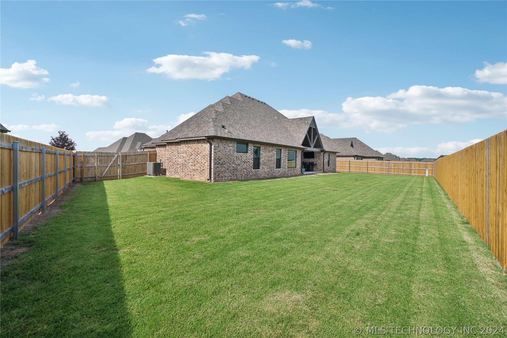 2924 S Olympia Street