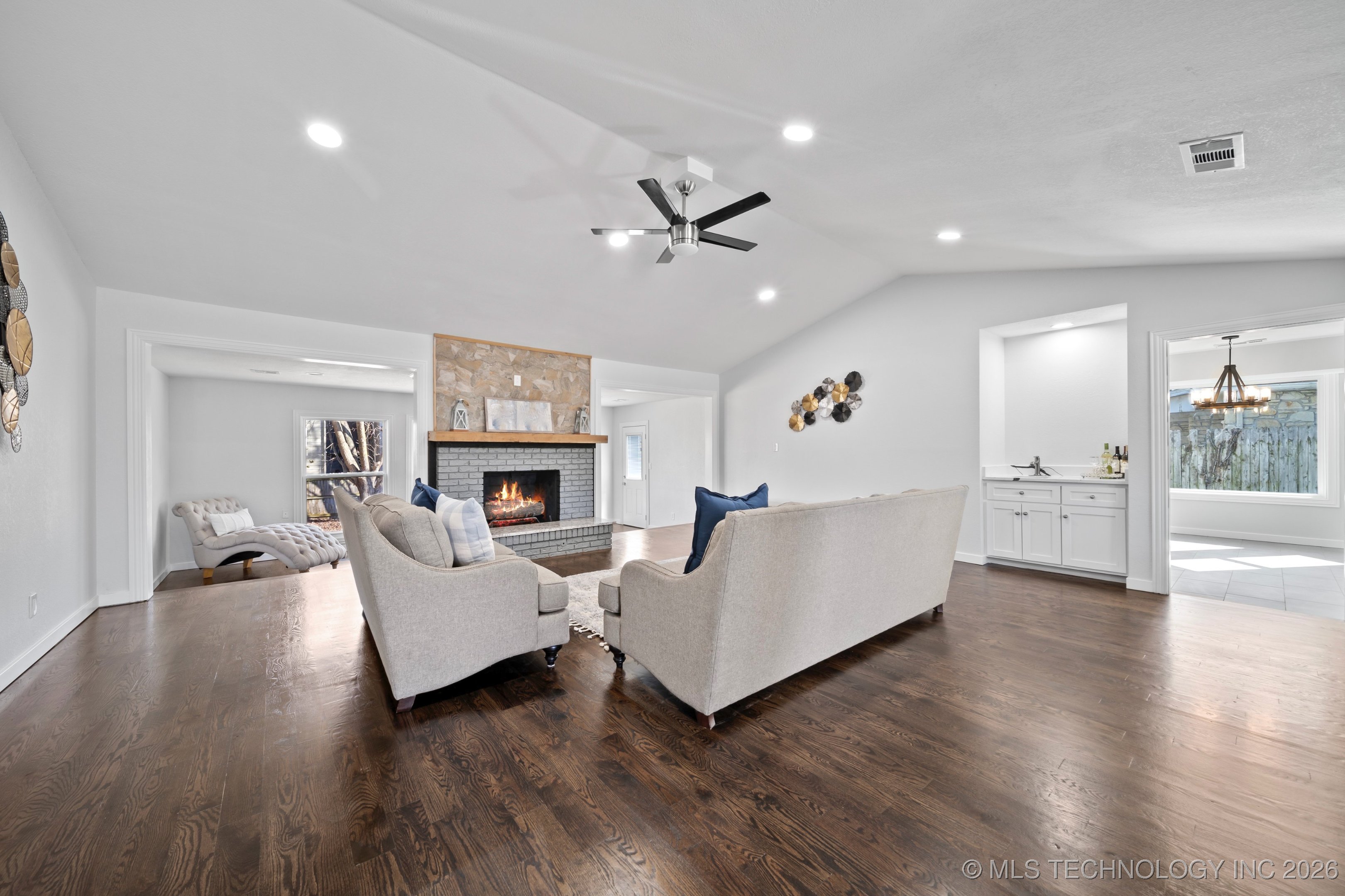 8137 S 76th East Avenue