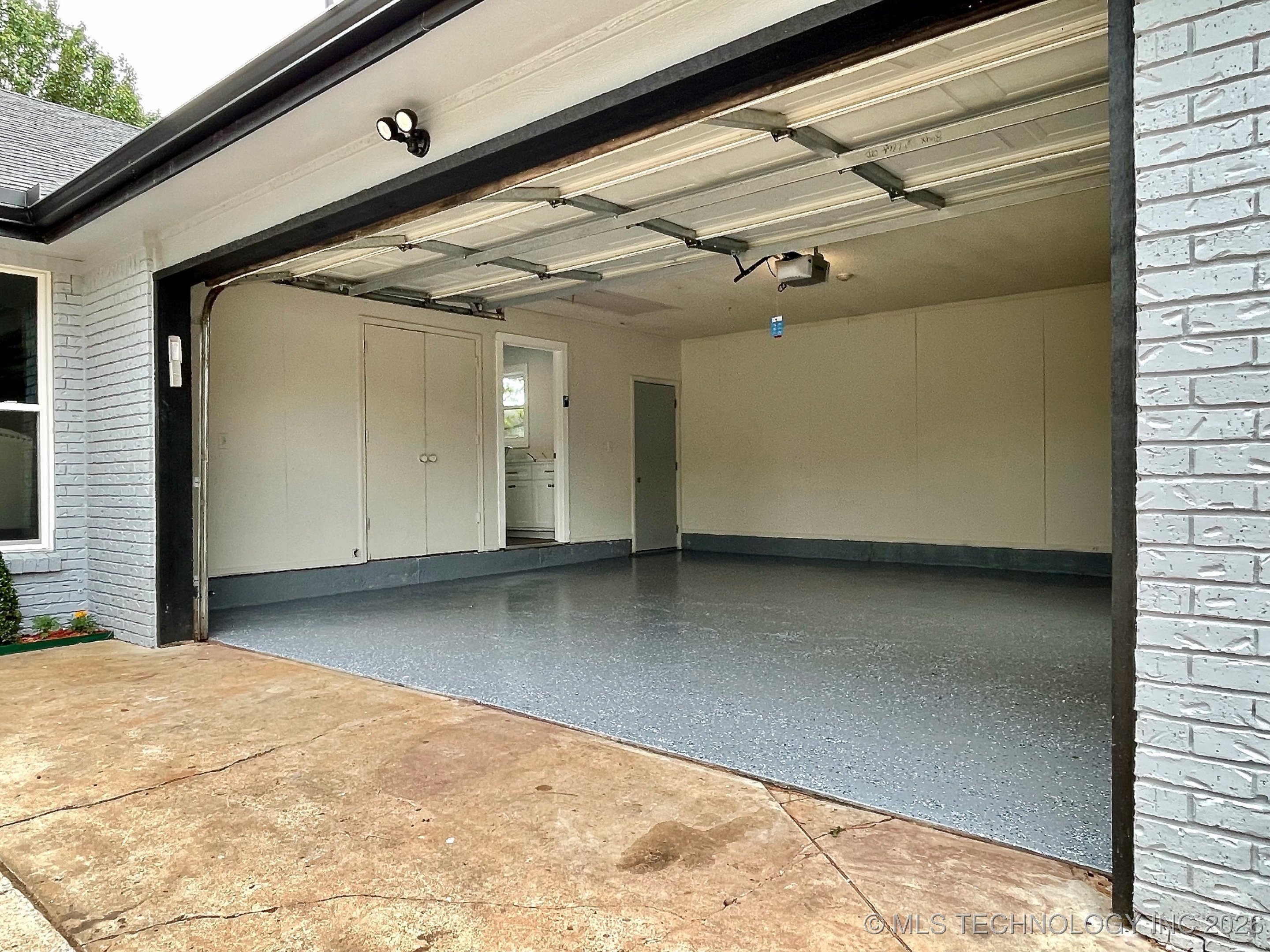 8137 S 76th East Avenue