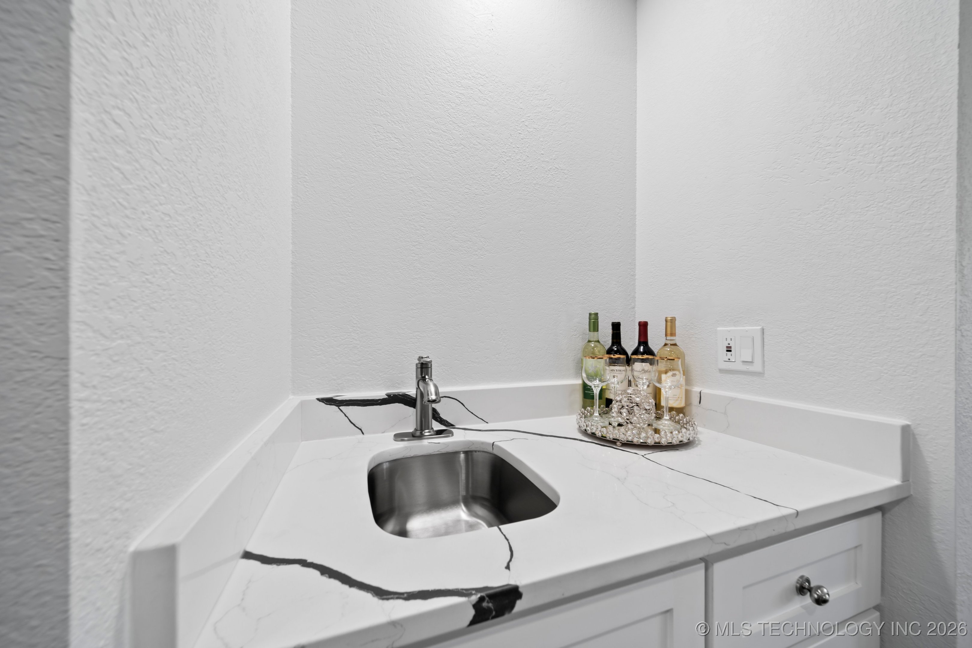 8137 S 76th East Avenue