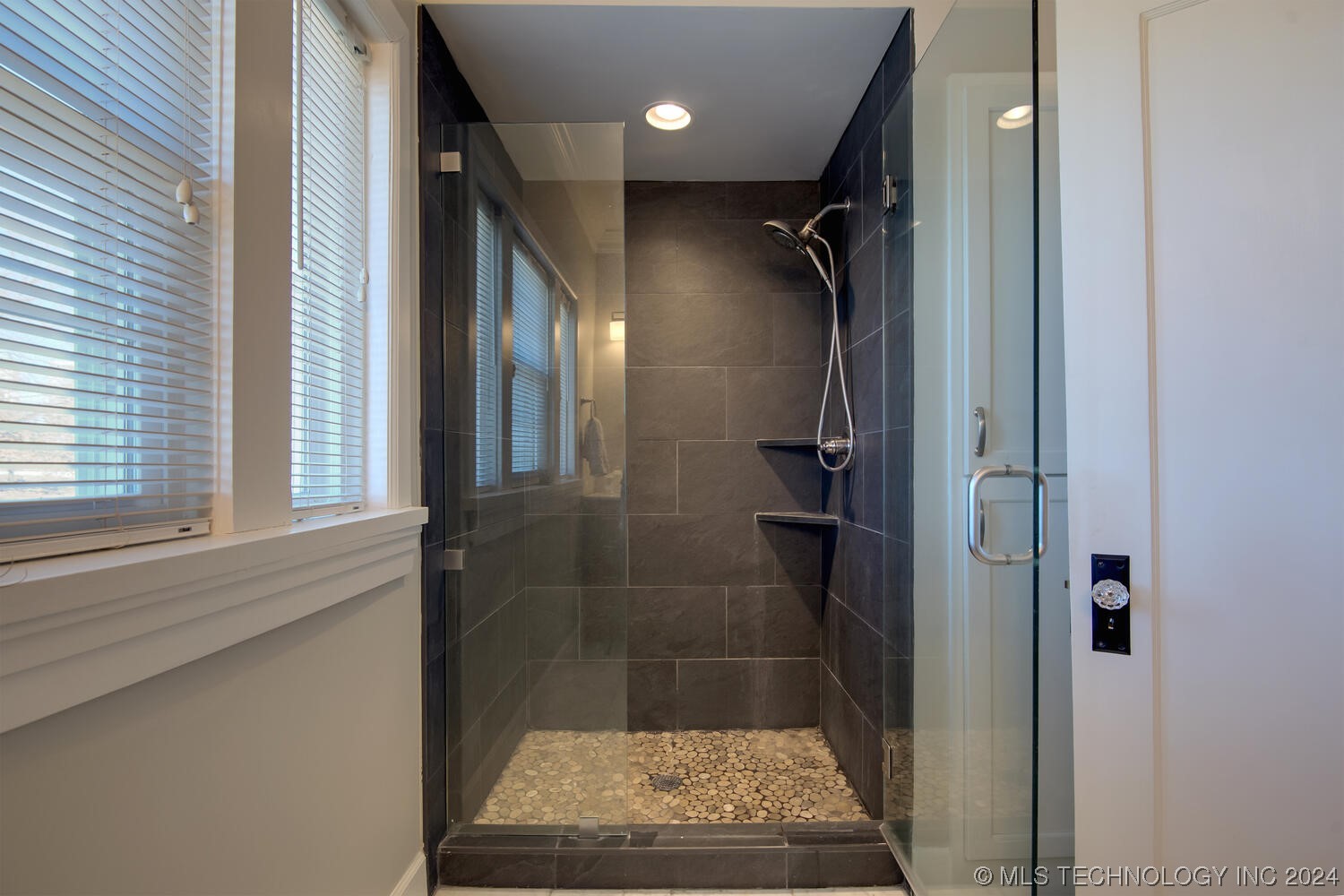 1245 S Newport Avenue