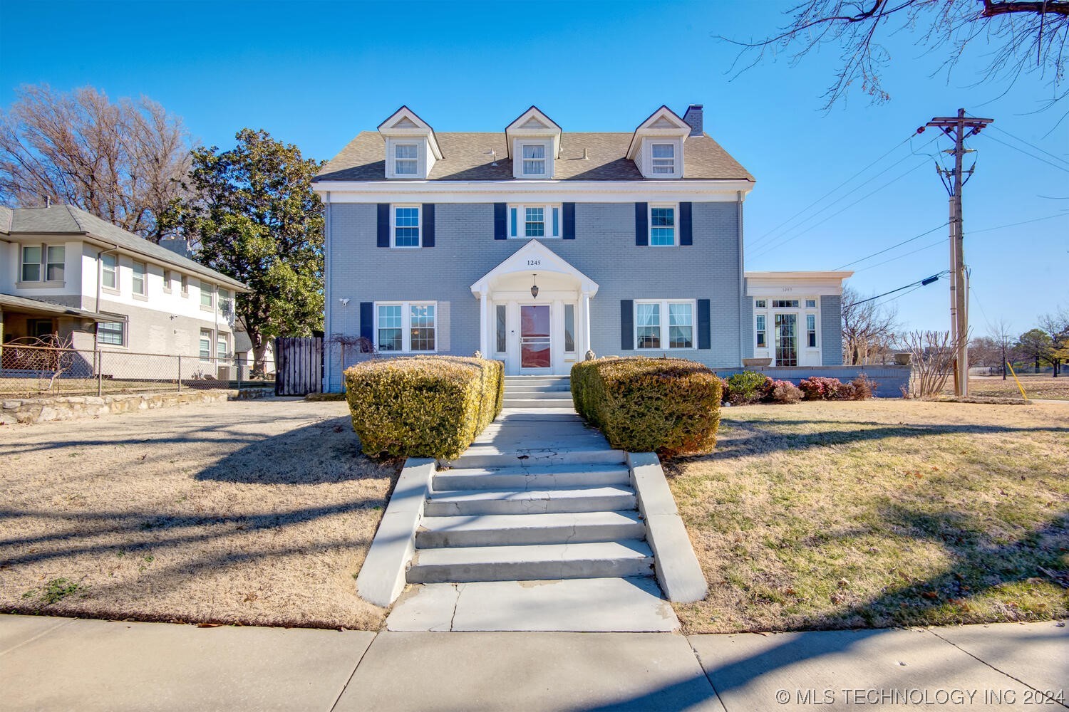 1245 S Newport Avenue