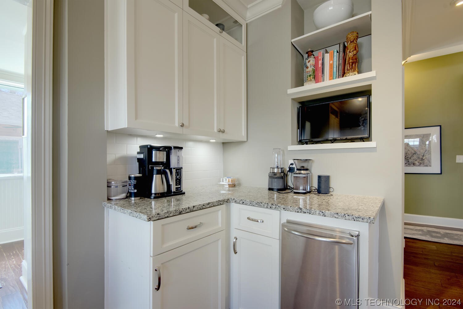 1245 S Newport Avenue