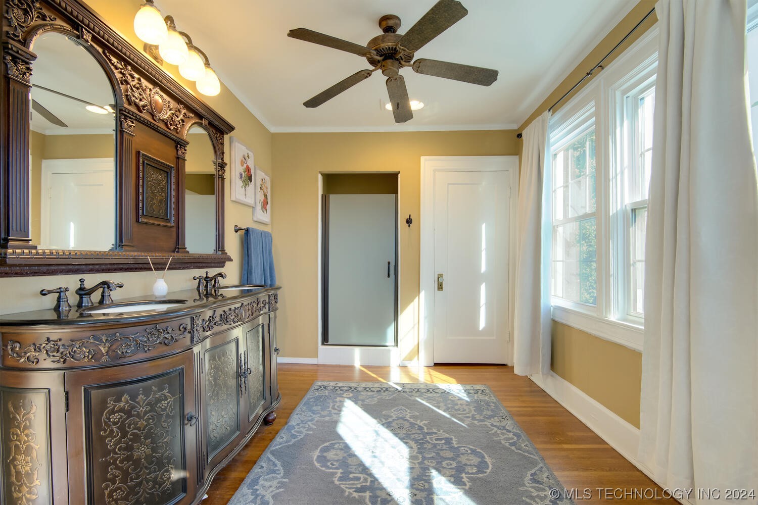 1245 S Newport Avenue