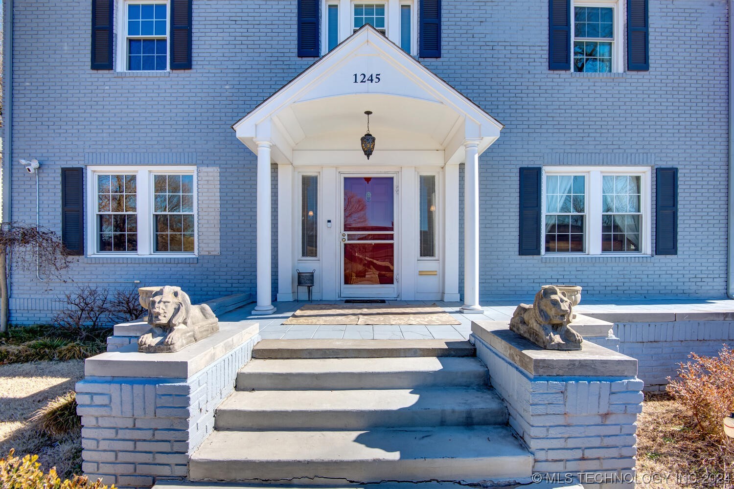 1245 S Newport Avenue