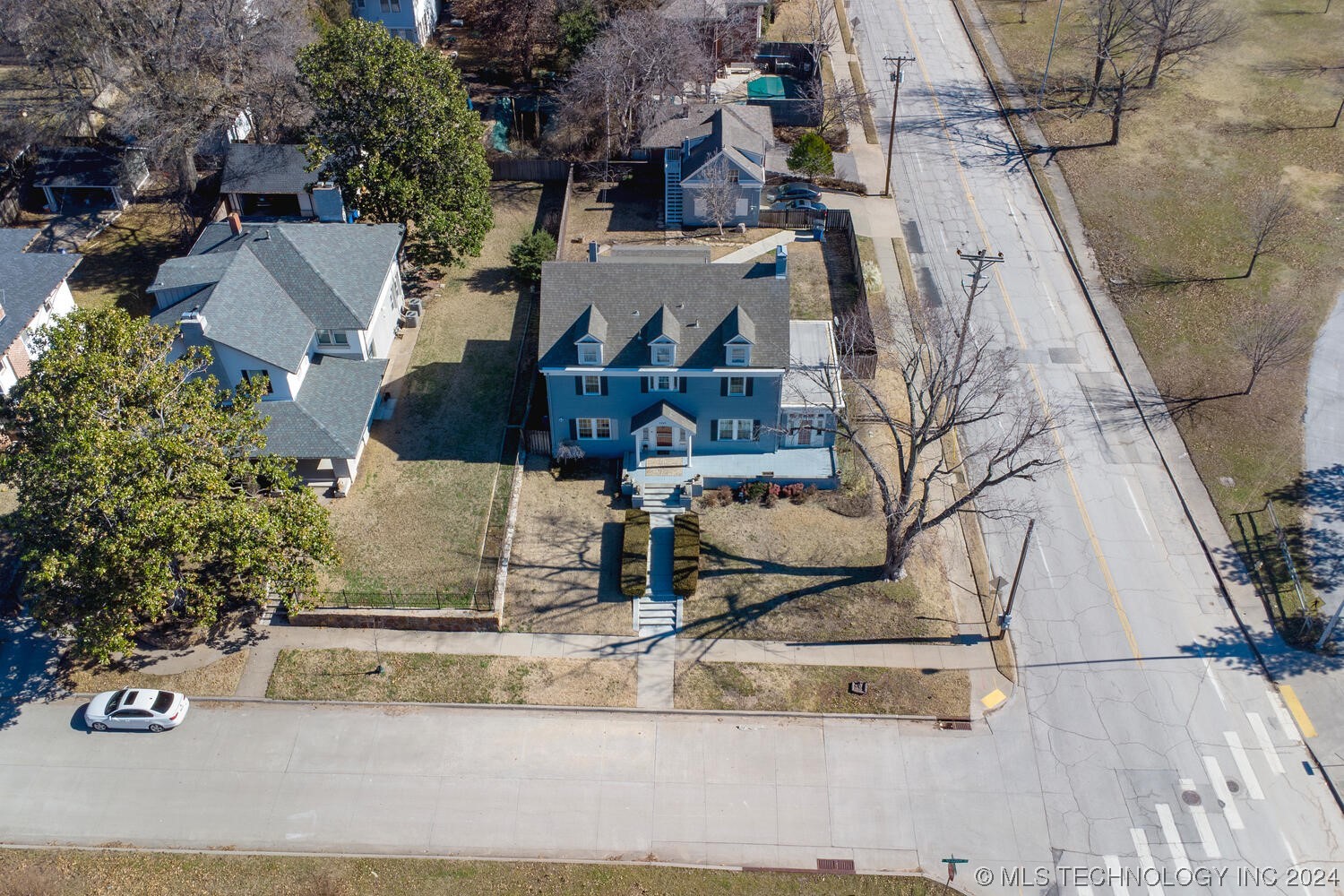 1245 S Newport Avenue