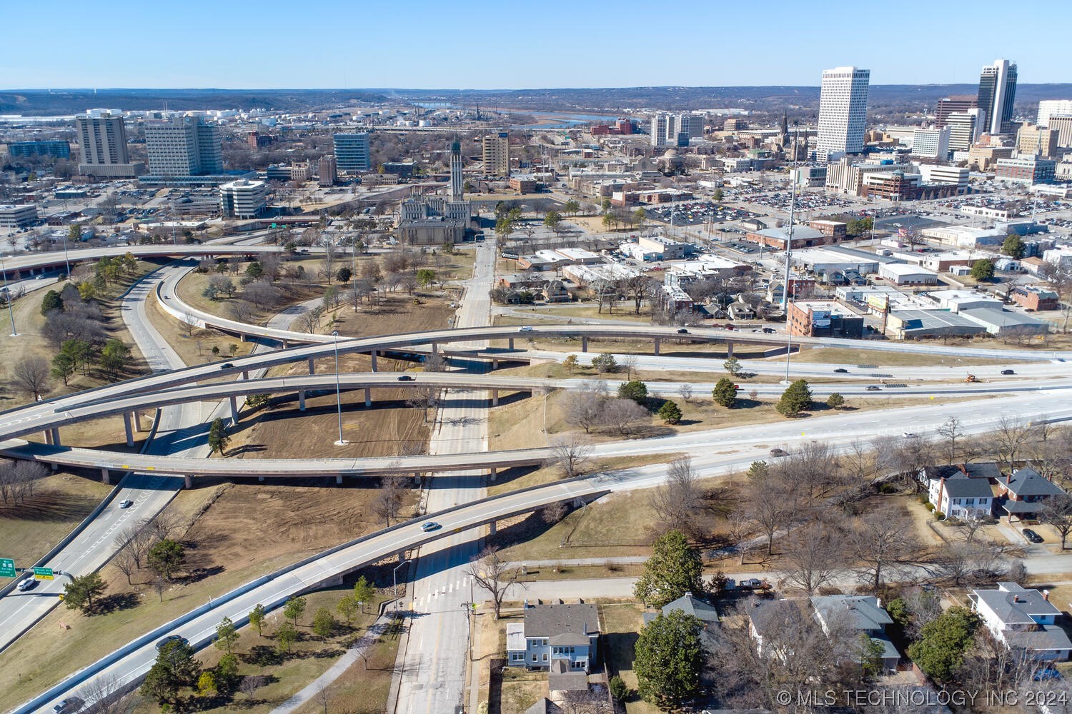 1245 S Newport Avenue