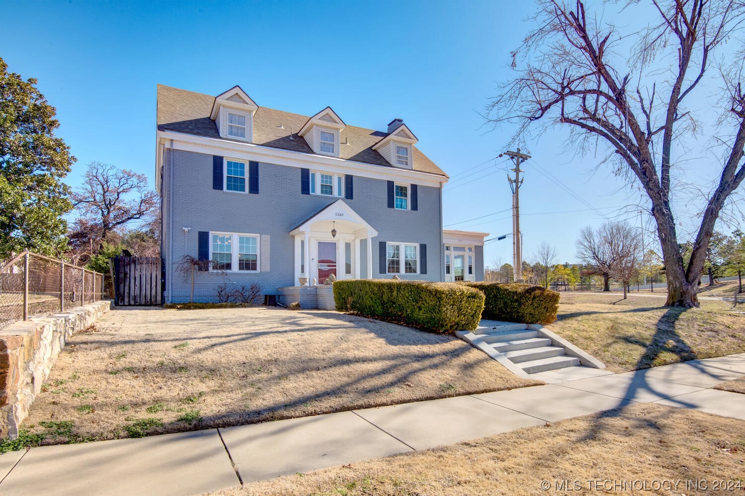 1245 S Newport Avenue