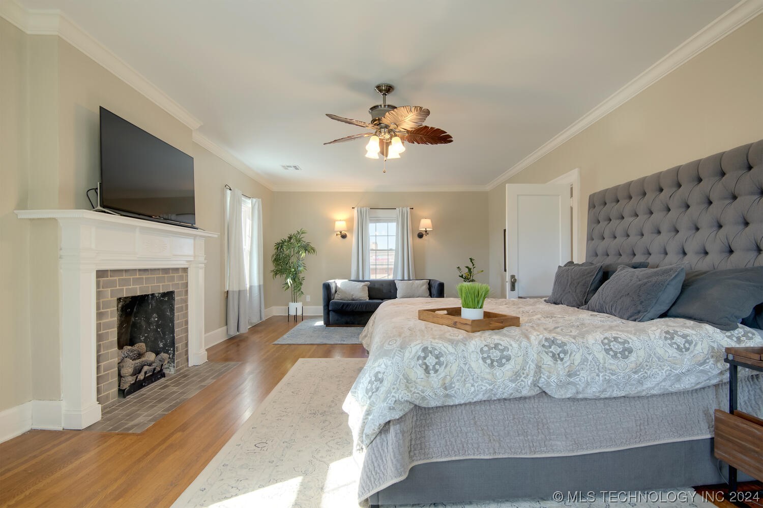 1245 S Newport Avenue