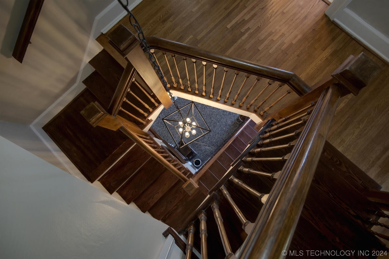 1245 S Newport Avenue