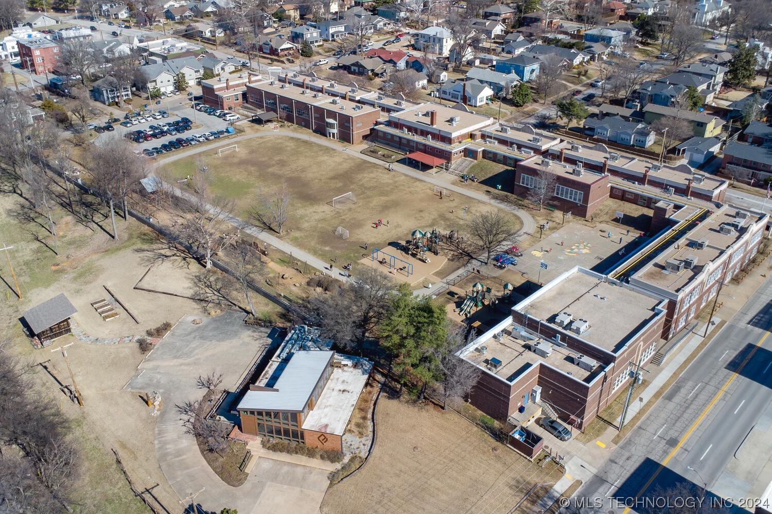 1245 S Newport Avenue